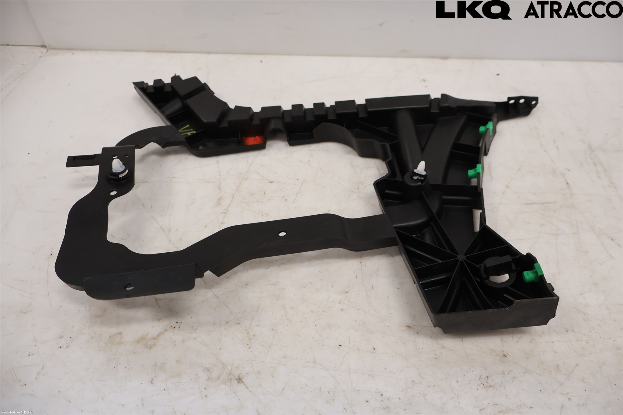 Volvo V90 17->> Stötfångarfäste Bak Vä