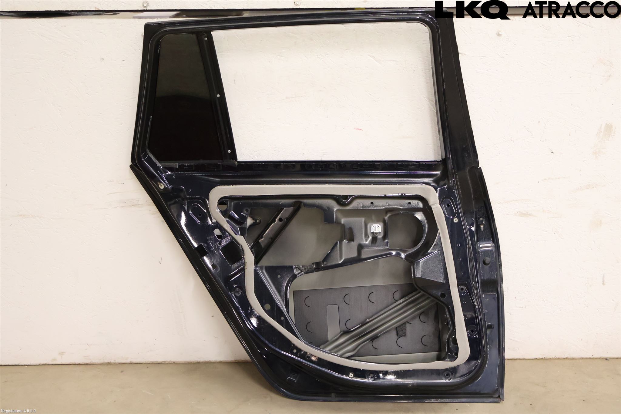 BMW 5 E60/61 Sed/Tou 02-10 Dörr Bak Vänster