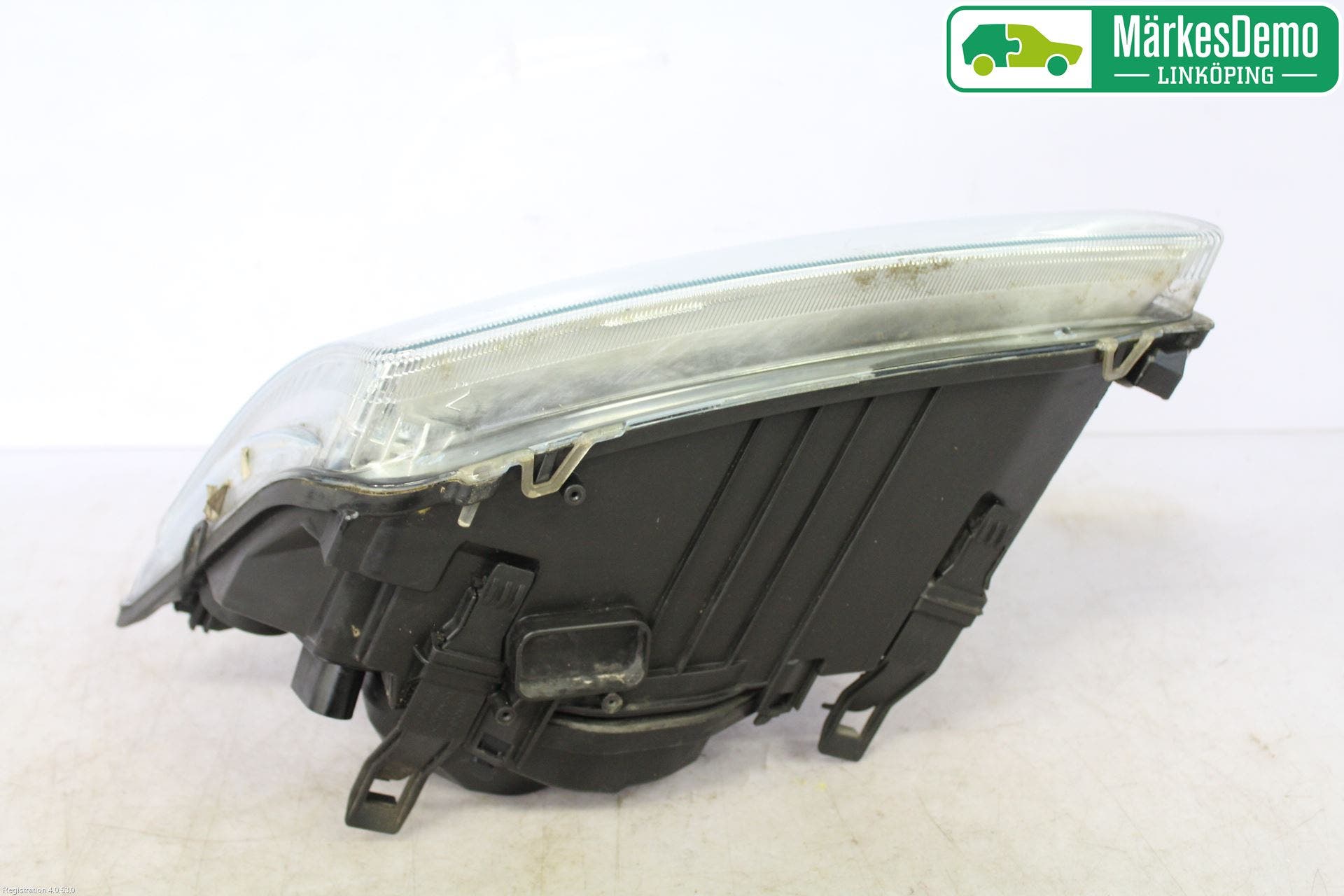 Ford FOCUS 04-07 Strålkastare Höger