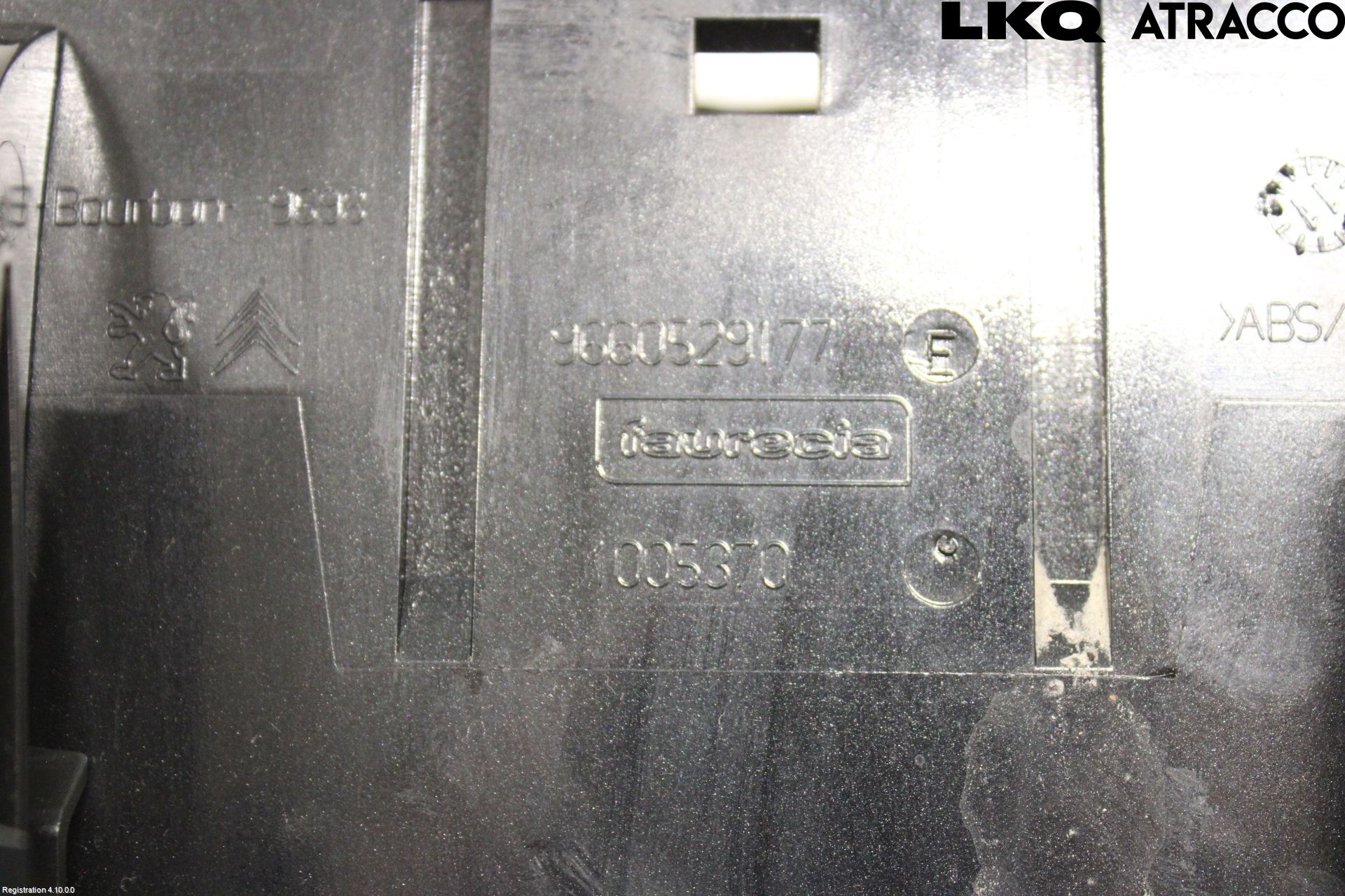 Peugeot RCZ Instrumentkonsoll Mitt