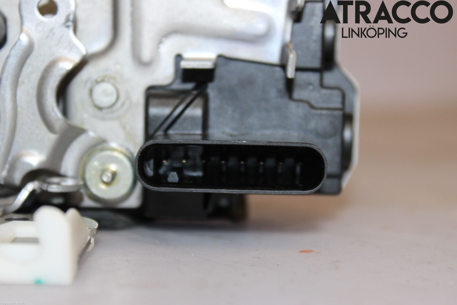 Volvo XC60 18- Låskista-Dörrlås