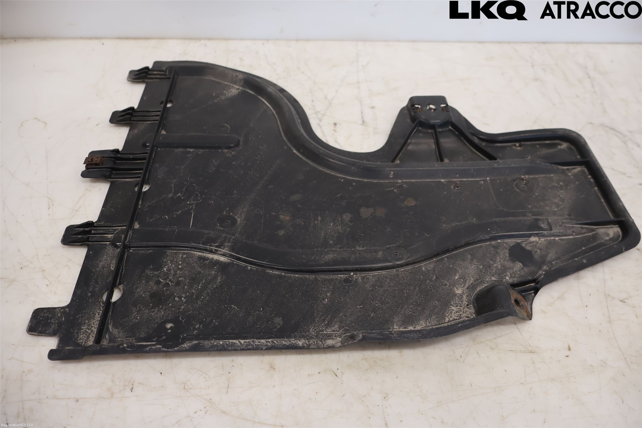 Volkswagen VW GOLF / E-GOLF VIII 20- Hasplåt Plåt-Plast