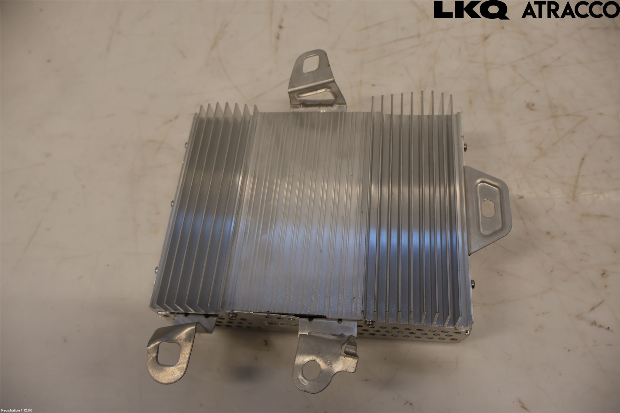 Tesla MODEL Y 21- Radio-Stereo Förstärkare