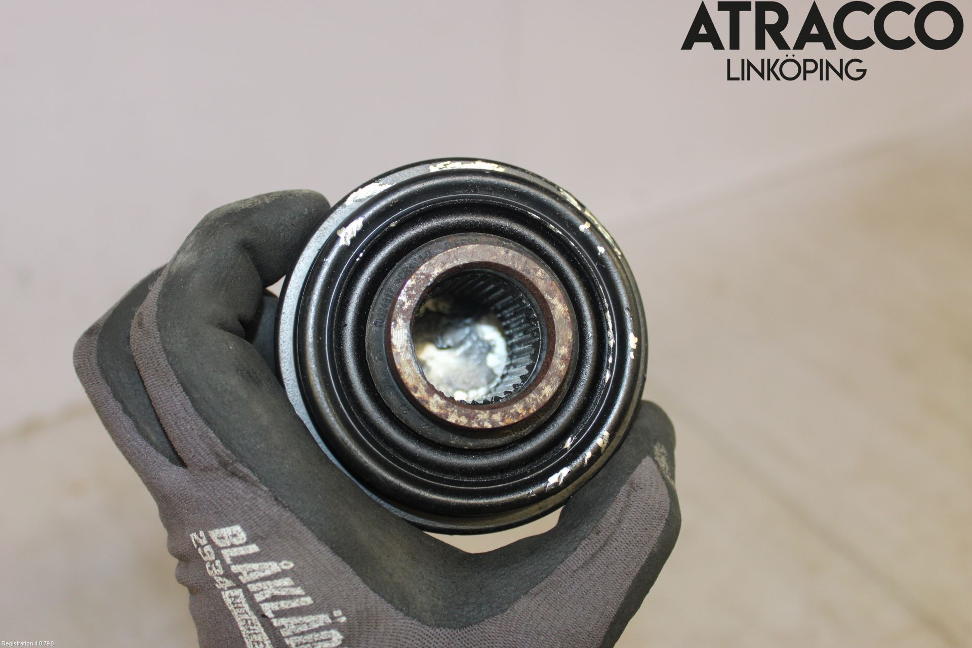 Volkswagen VW AMAROK 2H 10-22 Mellanaxel Främre 4Wd