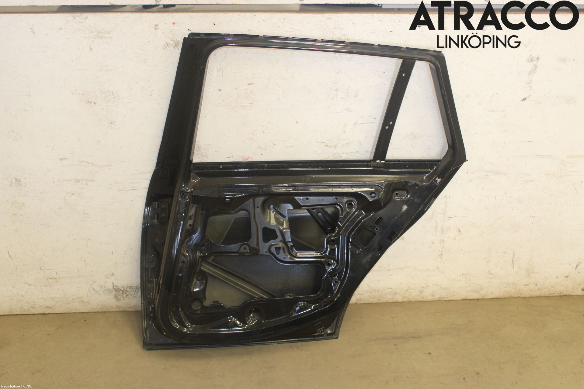 BMW 3 E90/91 SED/TOU 05-12 Dörr Bak Höger