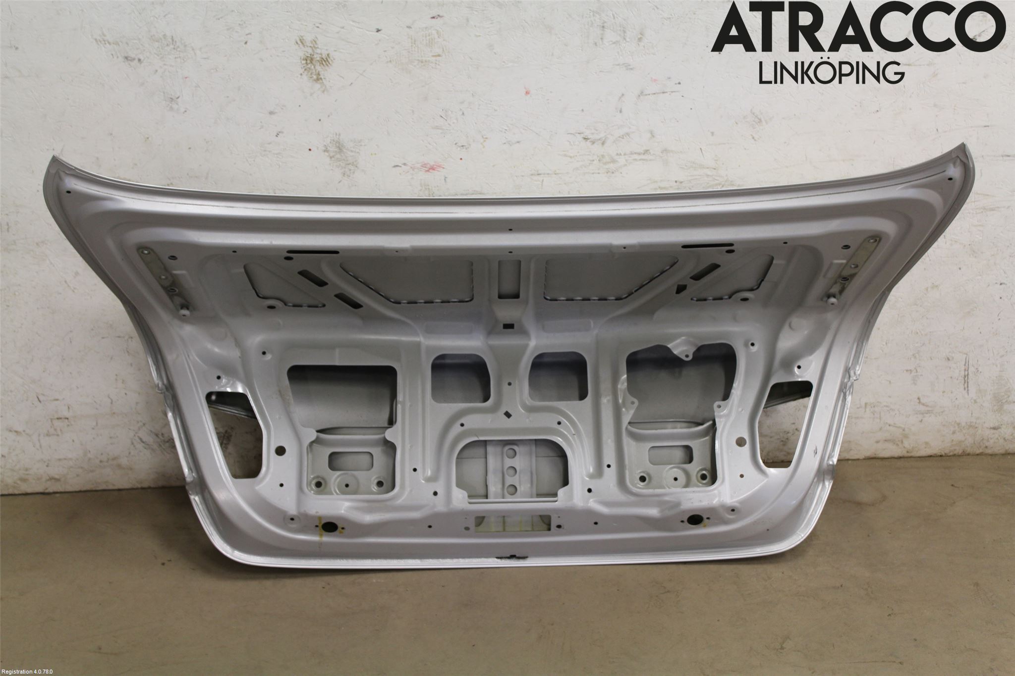 BMW 5 F10/F11/F18 09-17 Baklucka (Ej Med Ruta)