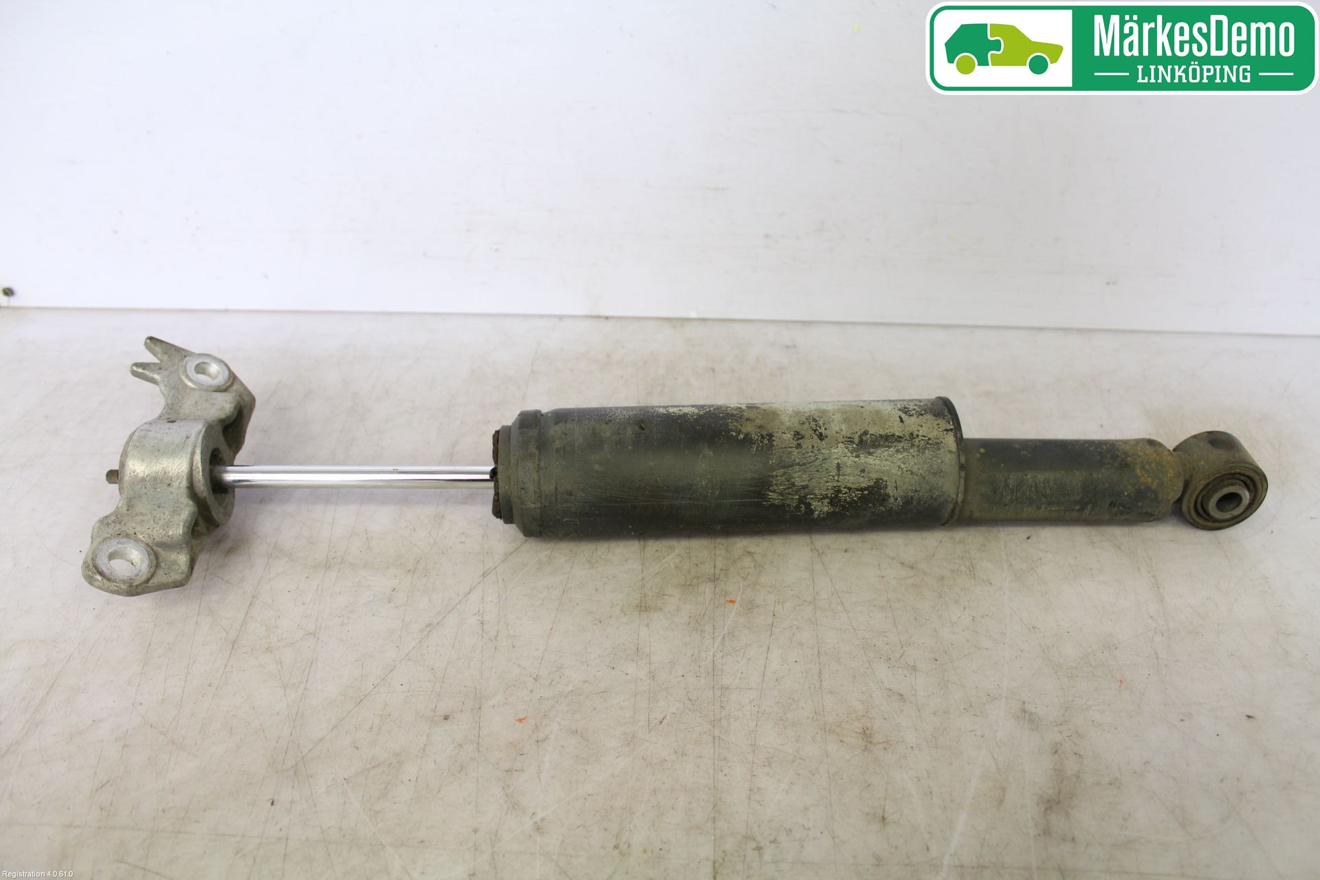 Opel INSIGNIA 09-16 Stötdämpare Bak