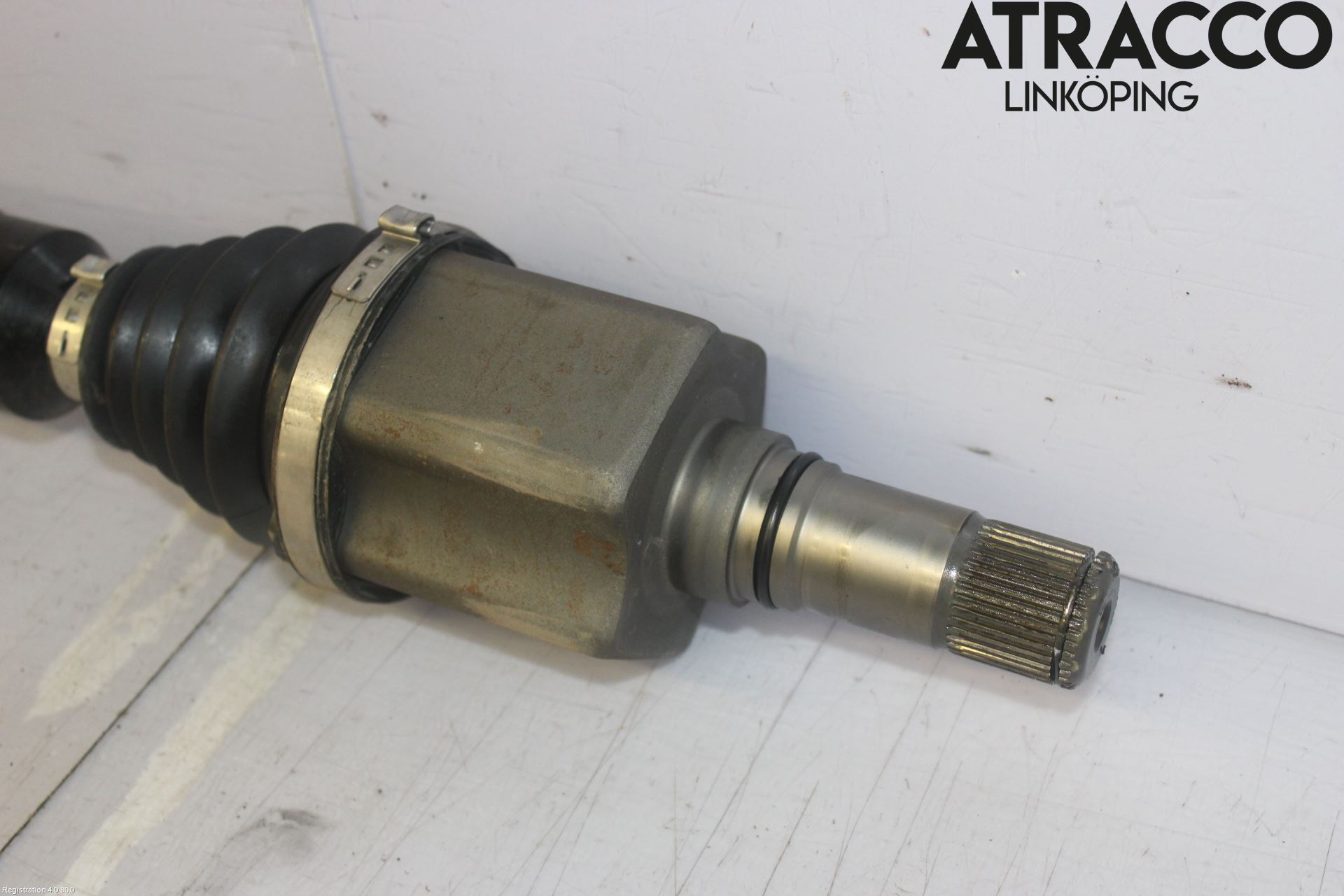 Skoda SUPERB 16-24 Drivaxel Fram Höger