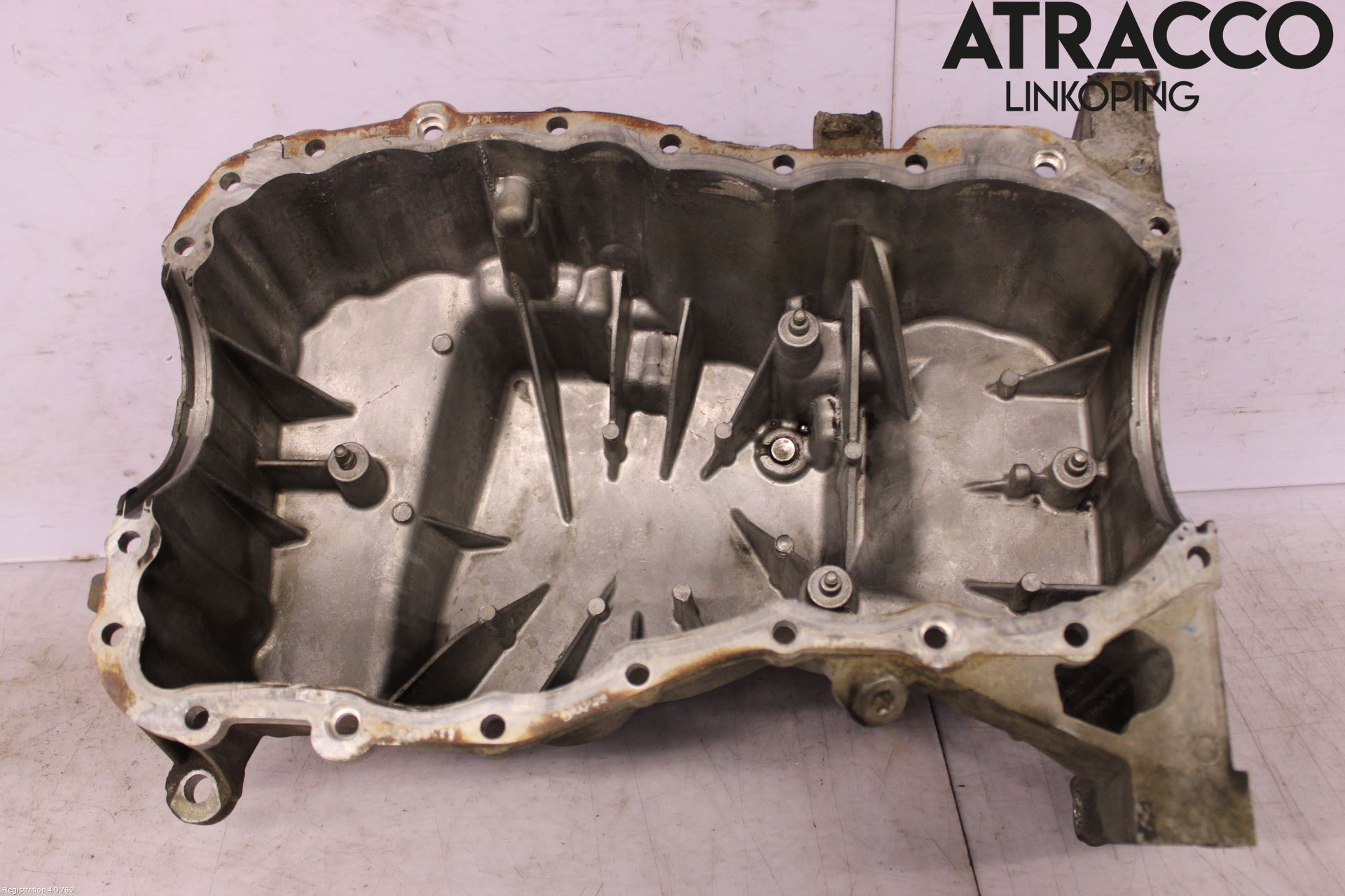 Dacia DUSTER 10-17 Oljetråg