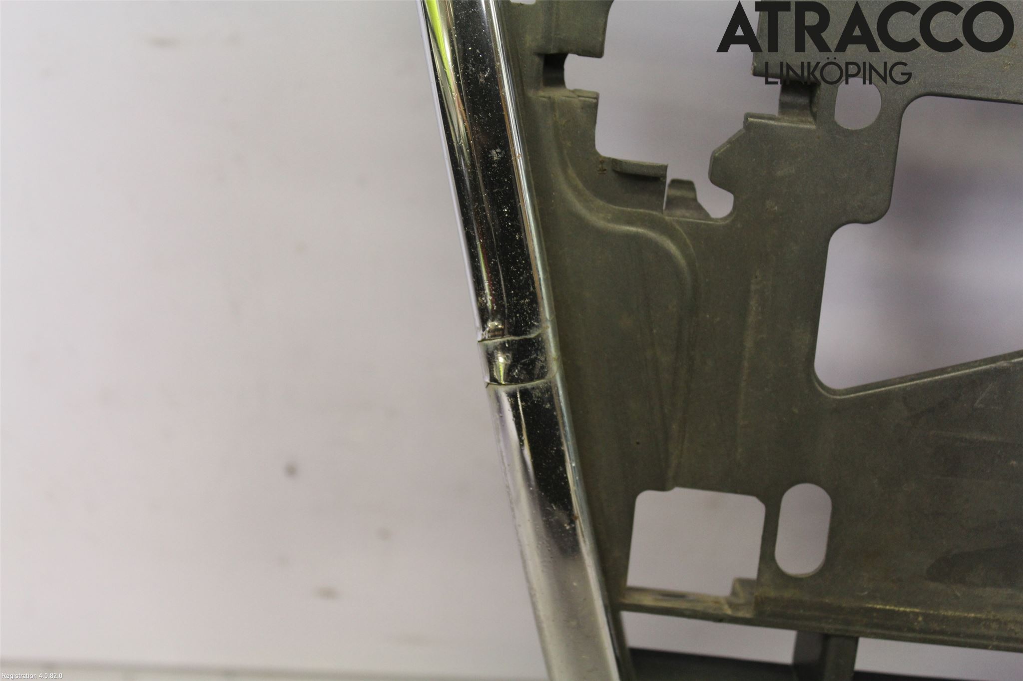 Audi A6/S6     05-11 Grill Komp