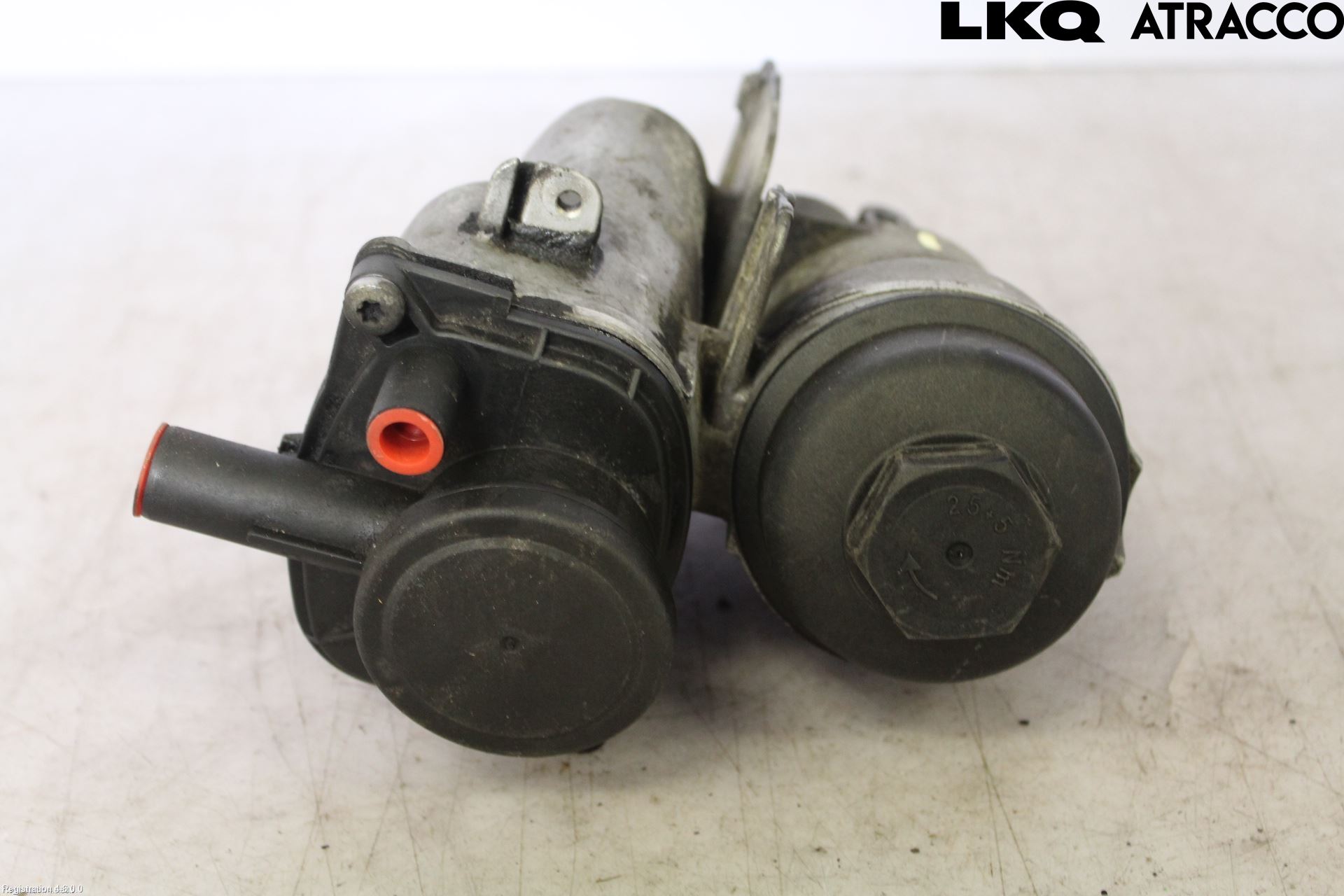 Volvo XC70 01-04 Oljefilterhållare