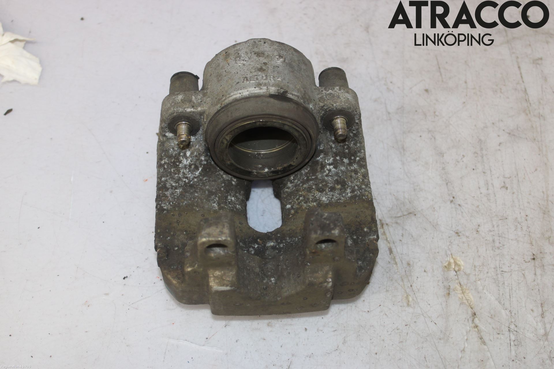 BMW 5 F10/F11/F18 09-17 Bromsok Fram Höger