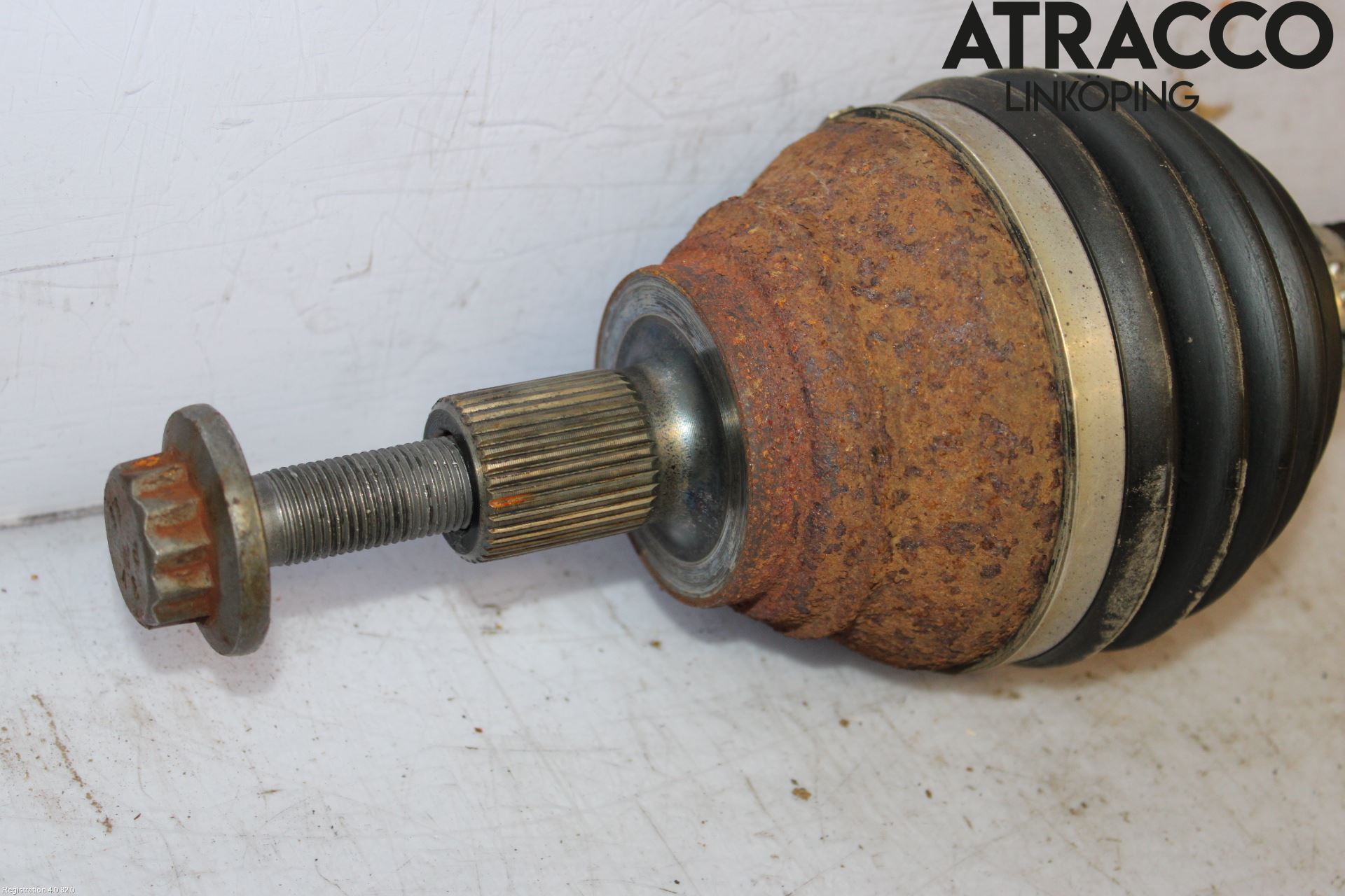 Skoda KAROQ 18- Drivaxel Fram Vänster