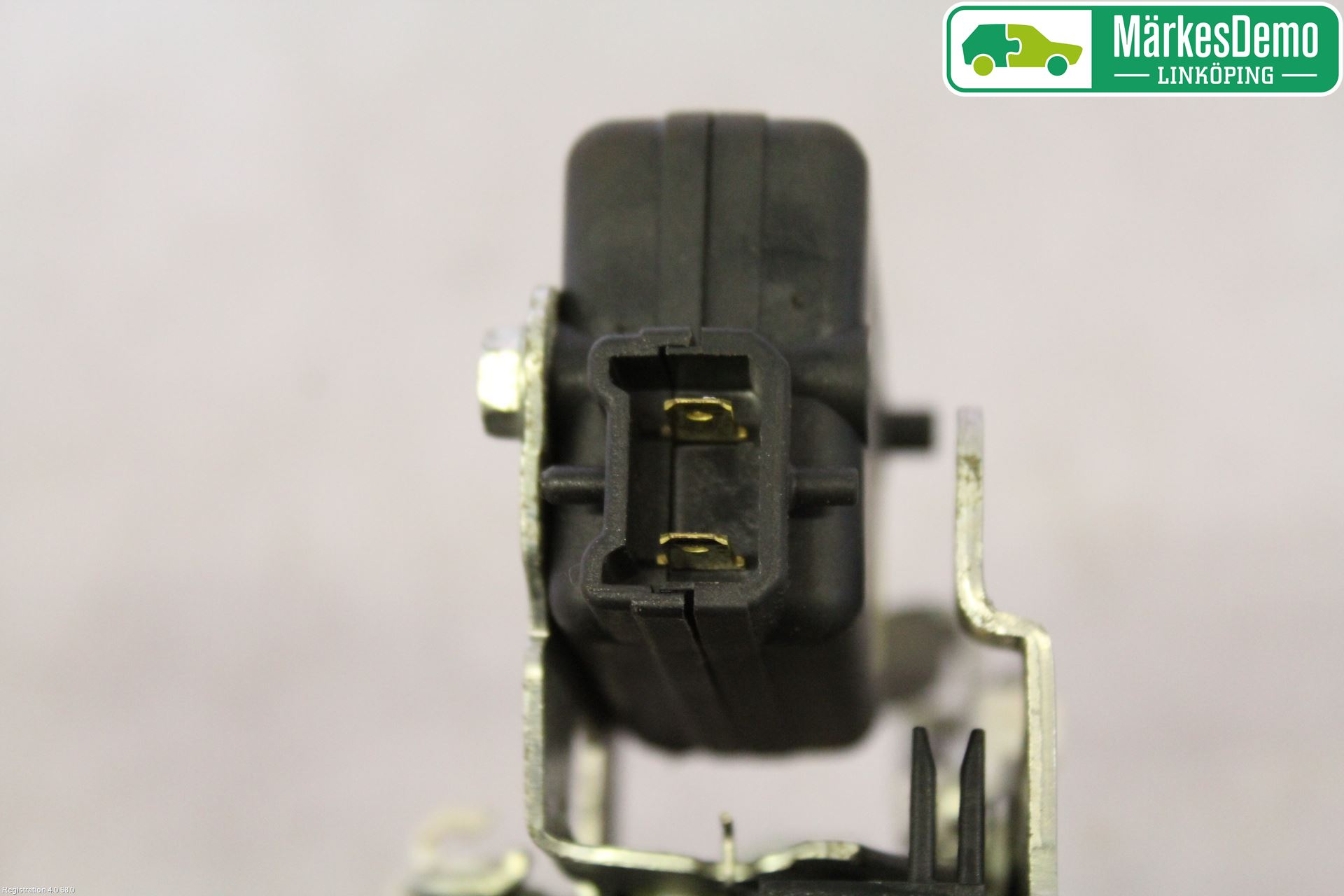 Dacia LOGAN PICK-UP Låskista-Dörrlås