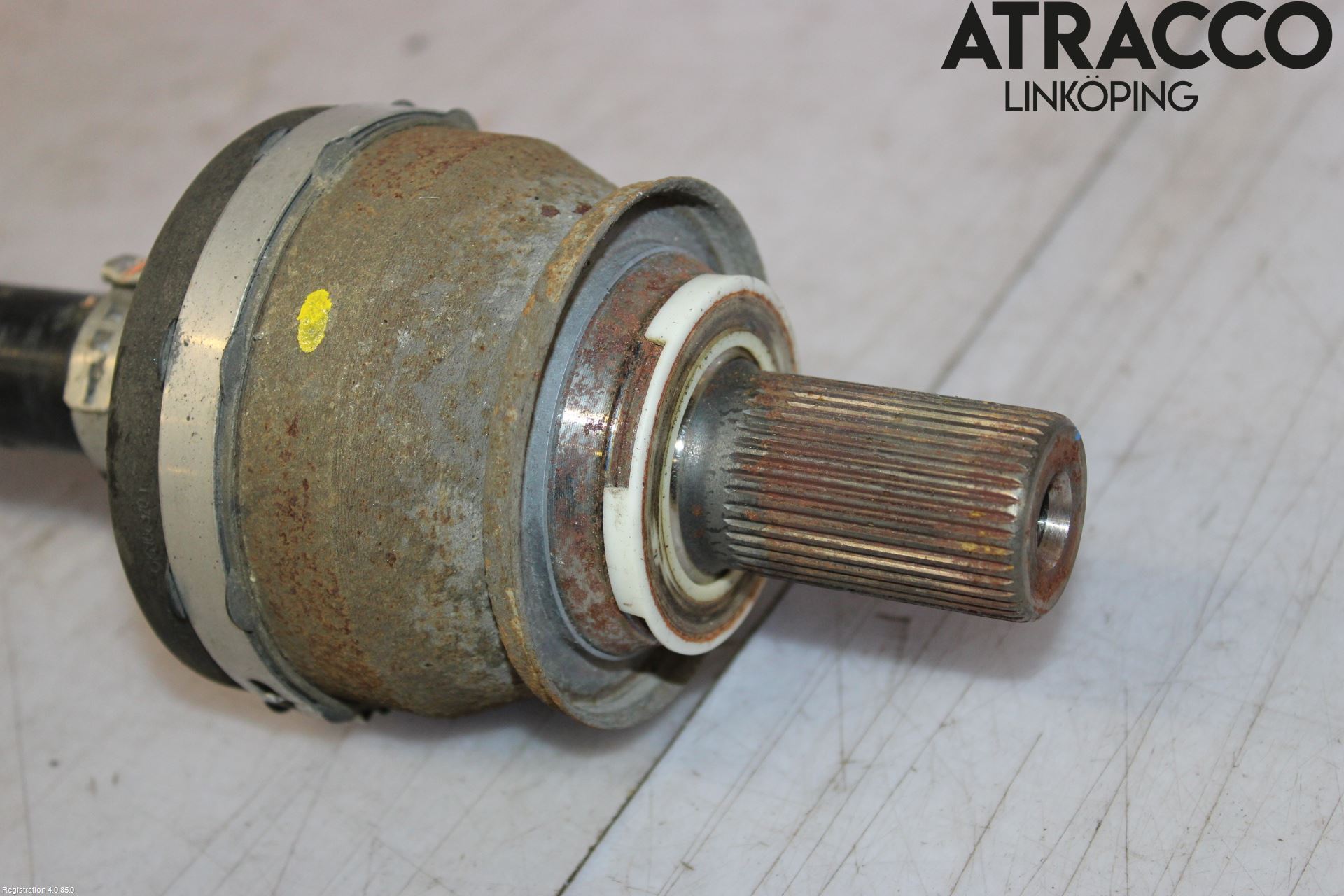 Volvo XC60 18- Drivaxel Bak Vänster