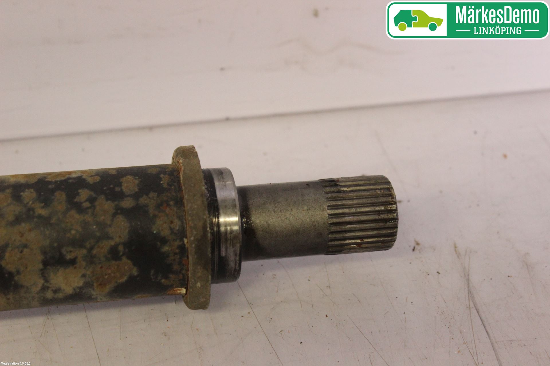 Mitsubishi GRANDIS Drivaxel Fram Höger