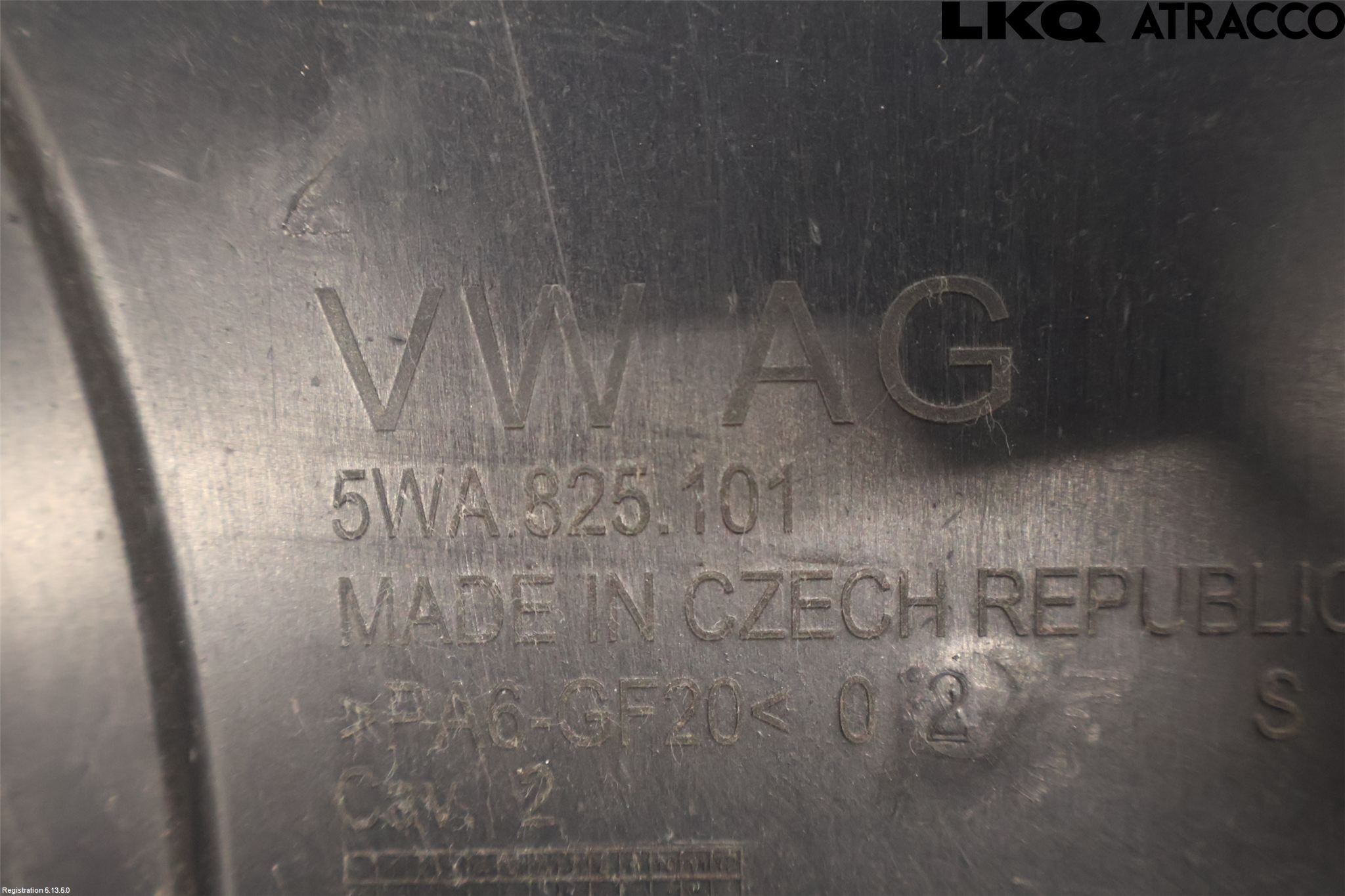 Volkswagen VW GOLF / E-GOLF VIII 20- Hasplåt Plåt-Plast