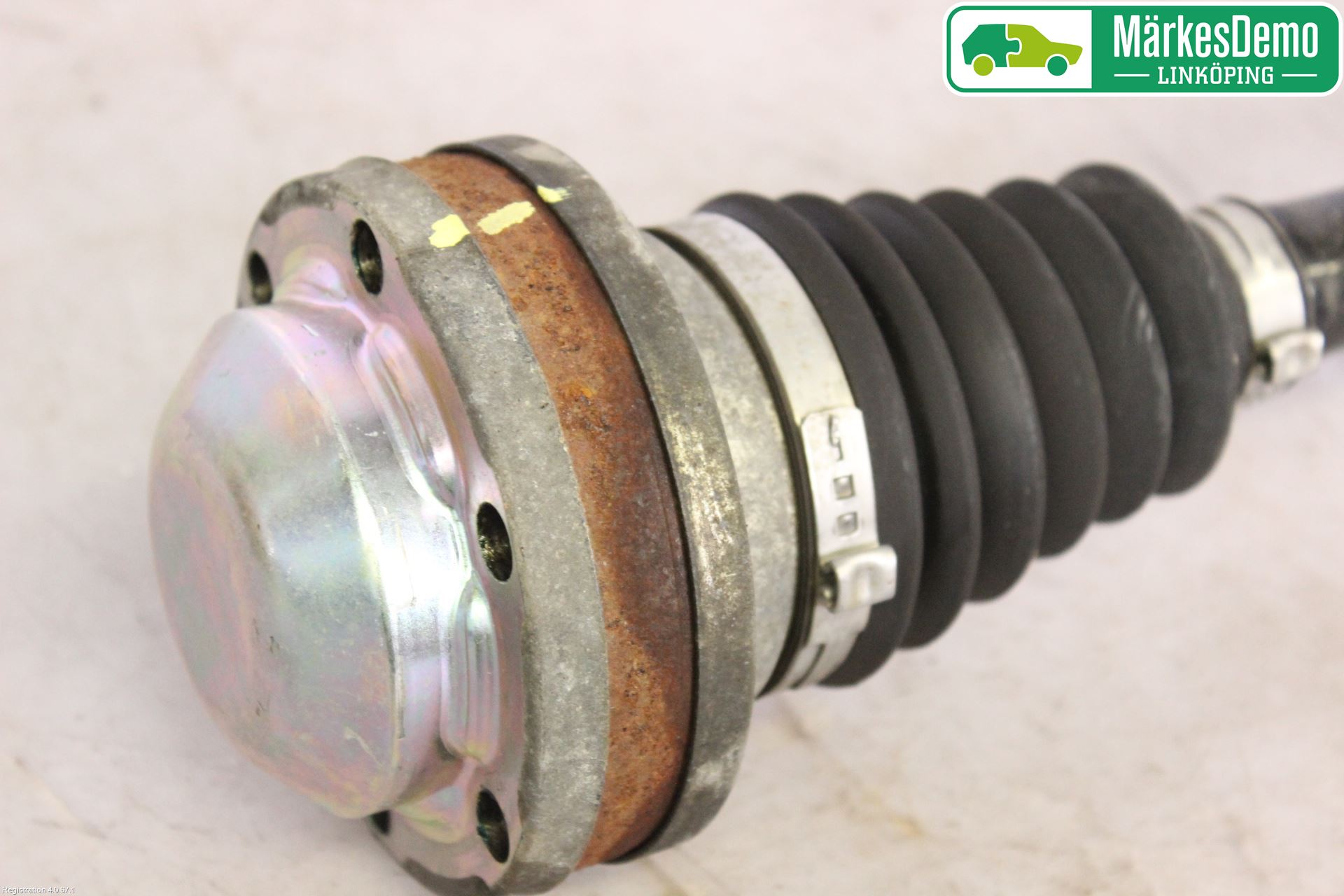 Volkswagen VW PASSAT 05-11 Drivaxel Fram Vänster