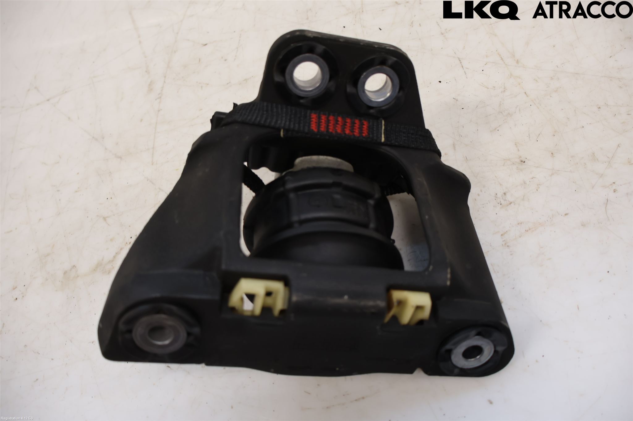 Volvo V90 17->> Motorfäste