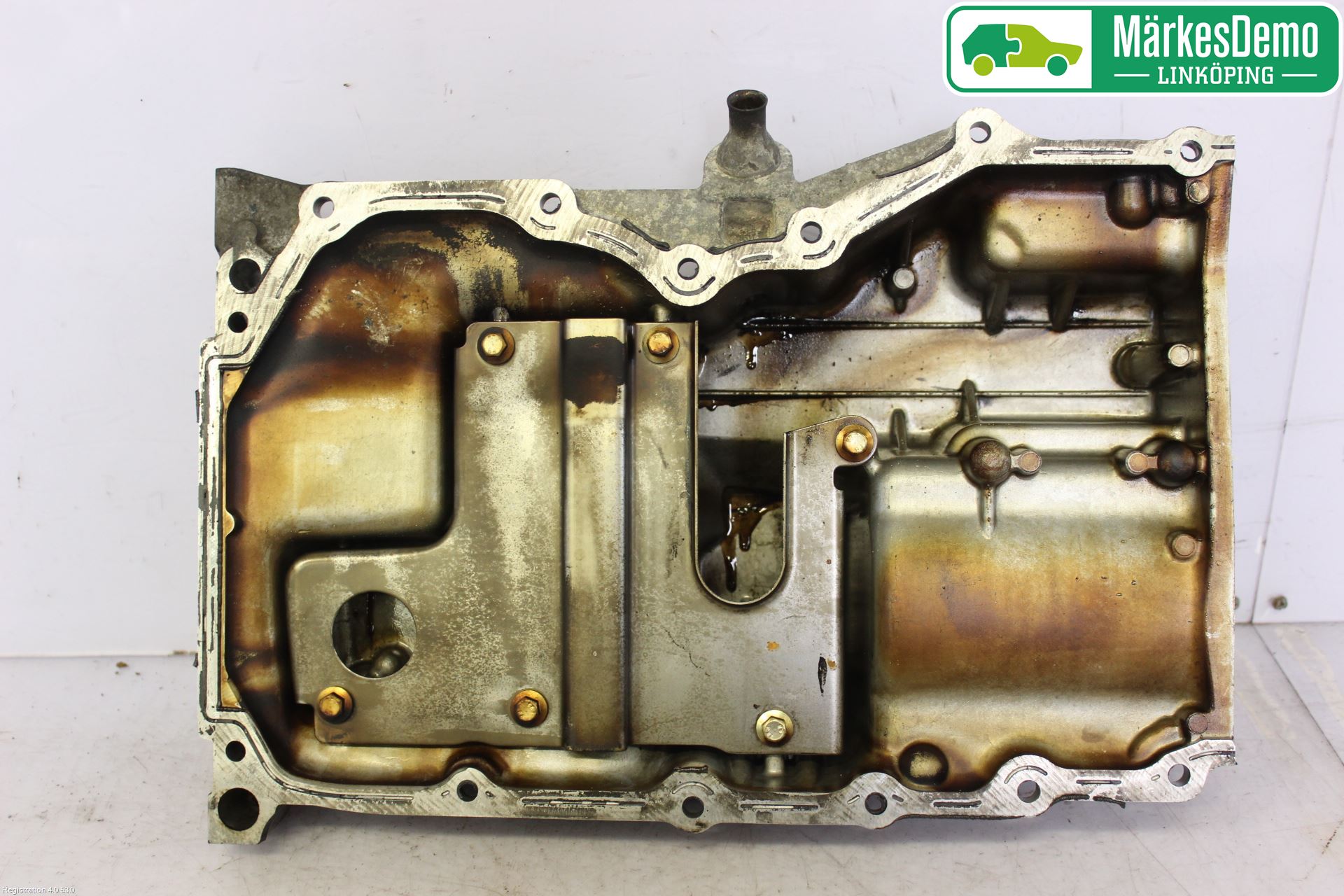 Ford FOCUS     04-07 Oljetråg