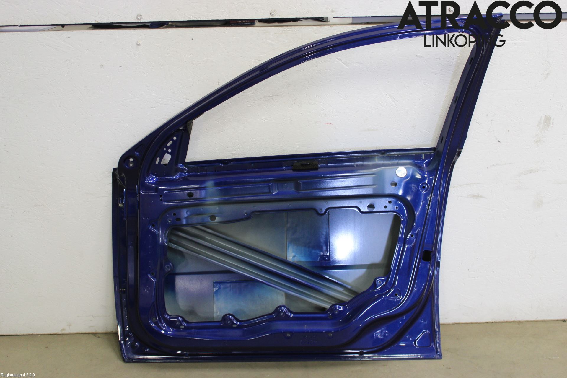 Volvo V70 08-13 Dörr Fram Höger