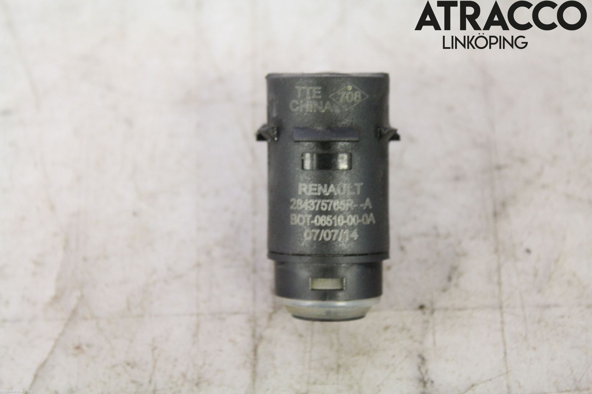 Dacia DUSTER 10-17 Parkeringshjälp Backsensor