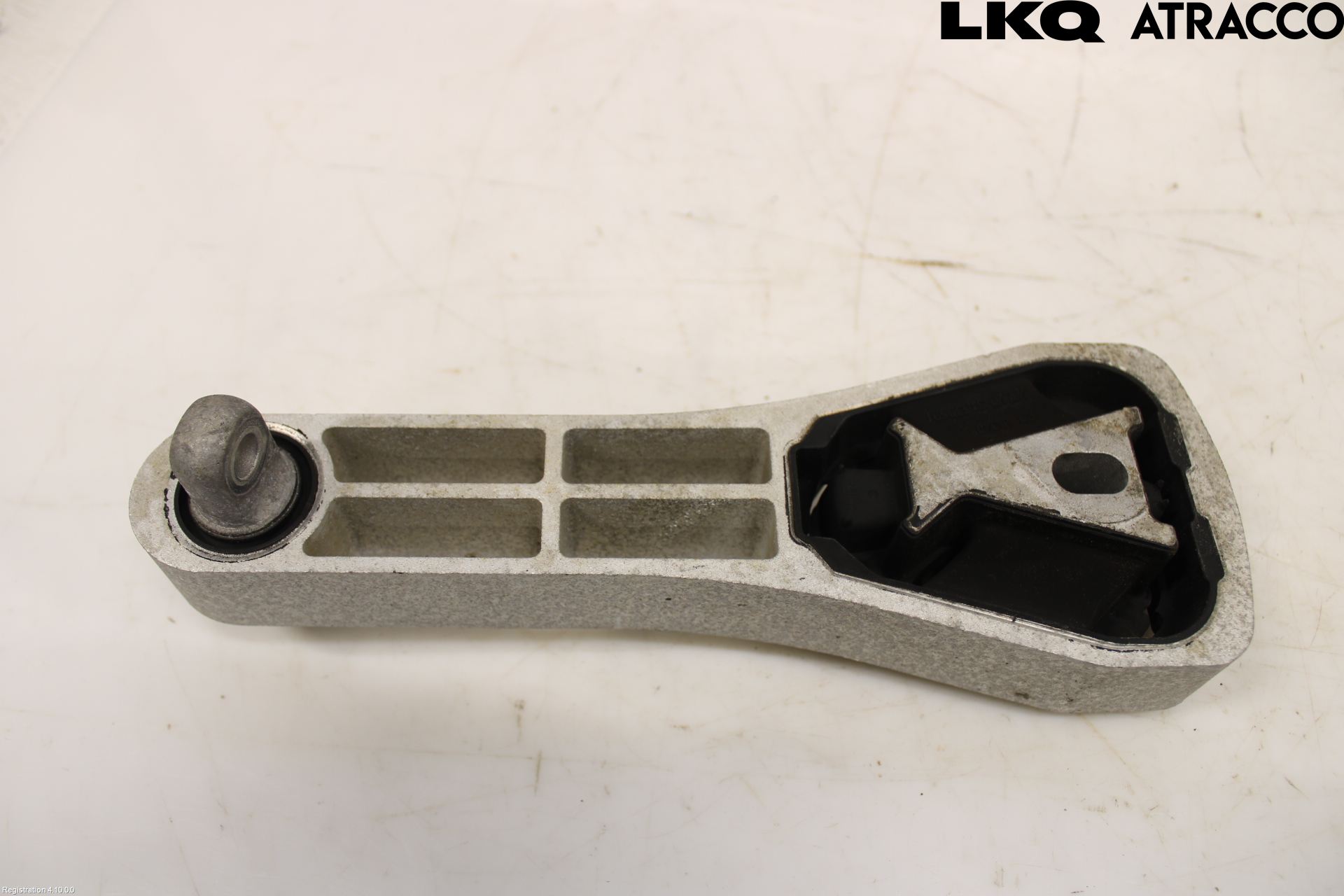 Volvo V60 19- Motorfäste