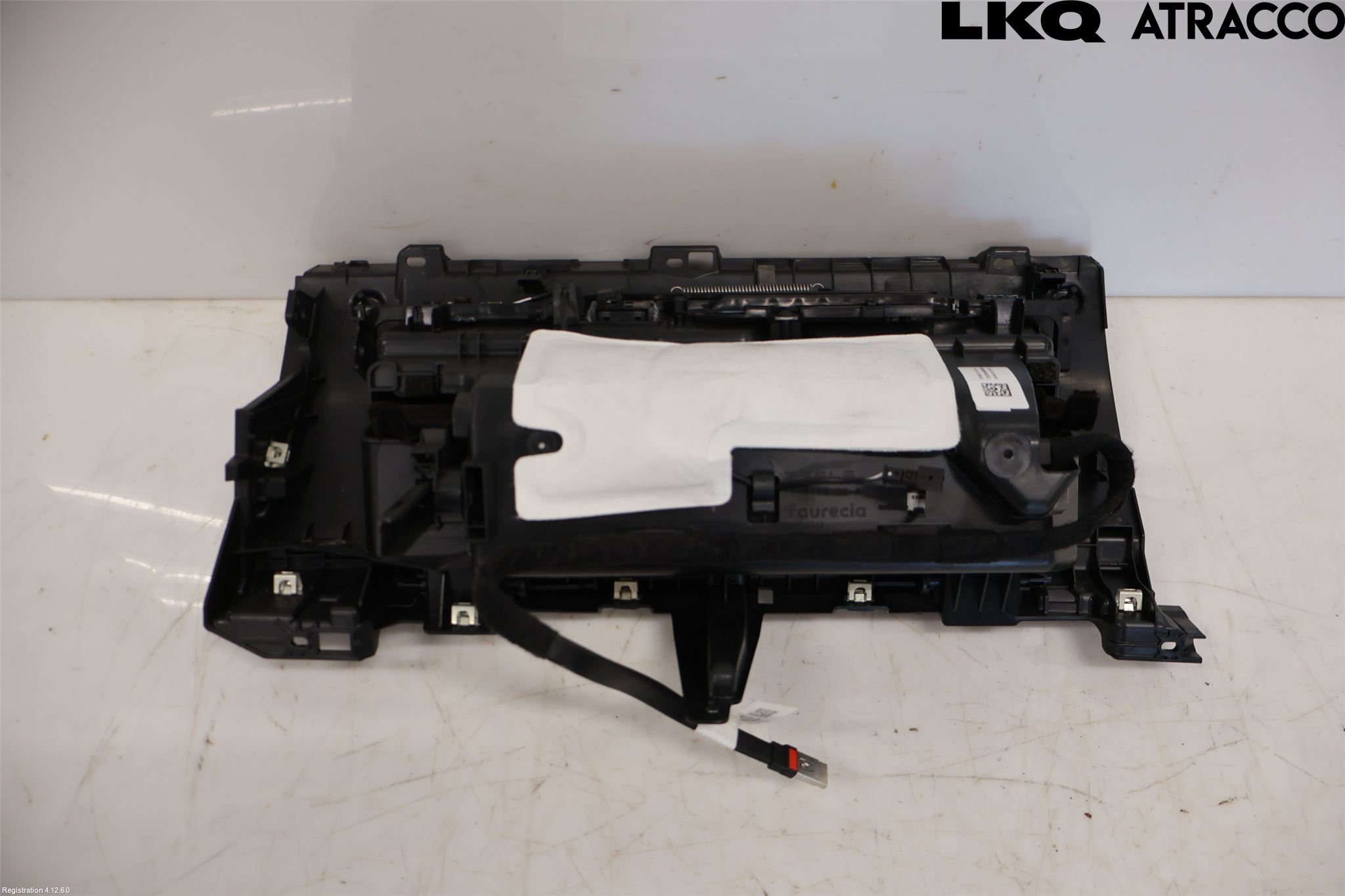 Tesla MODEL Y 21- Handskfack