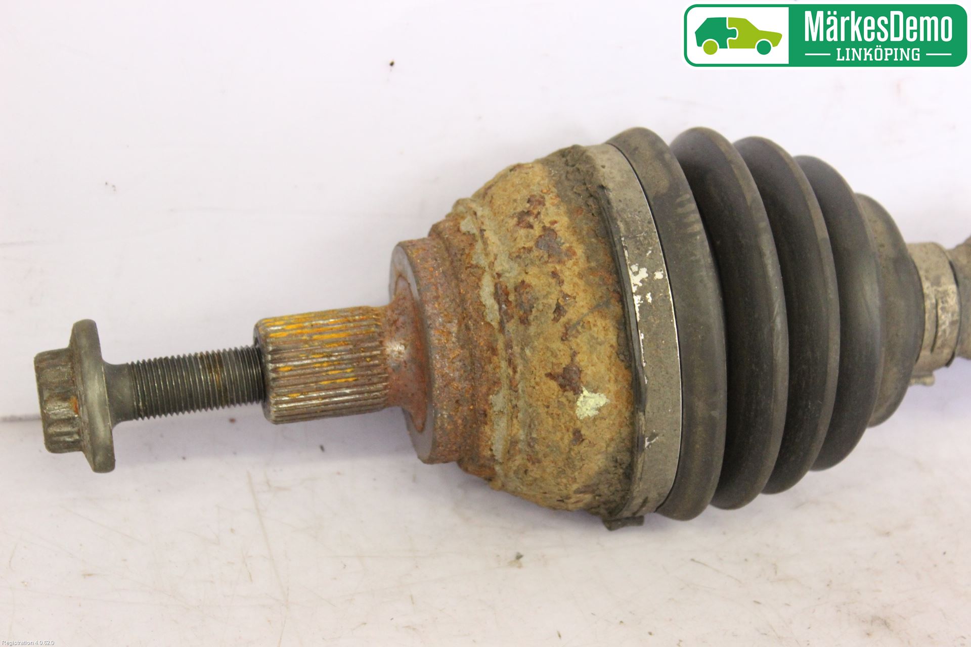 Volkswagen VW PASSAT 05-11 Drivaxel Fram Höger