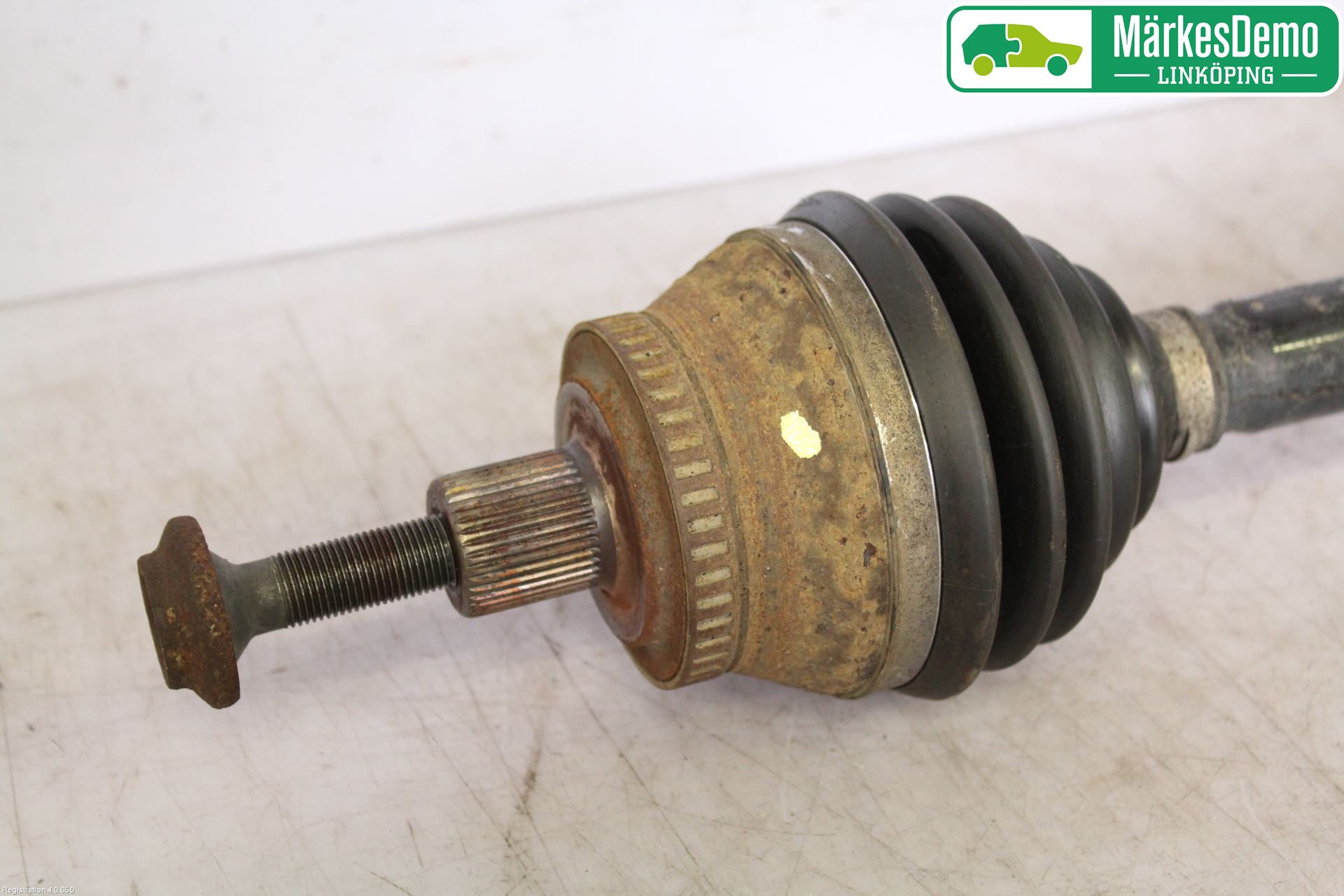 Audi A4/S4 05-07 Drivaxel Fram Vänster