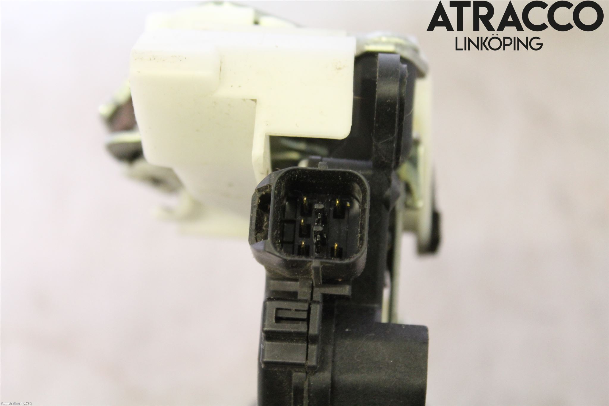 Mitsubishi L200 06-15 Låskista-Dörrlås