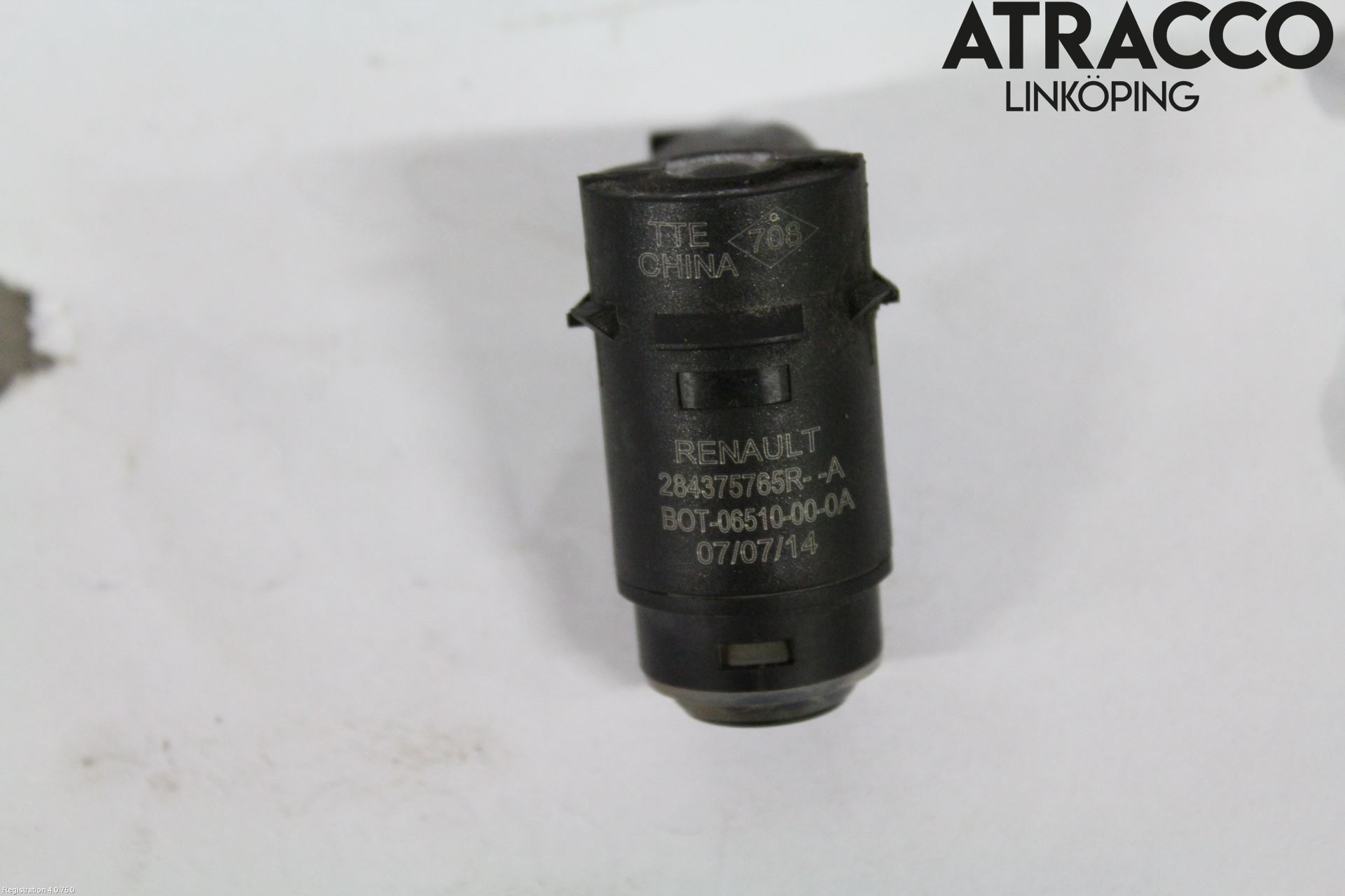 Dacia DUSTER 10-17 Parkeringshjälp Backsensor