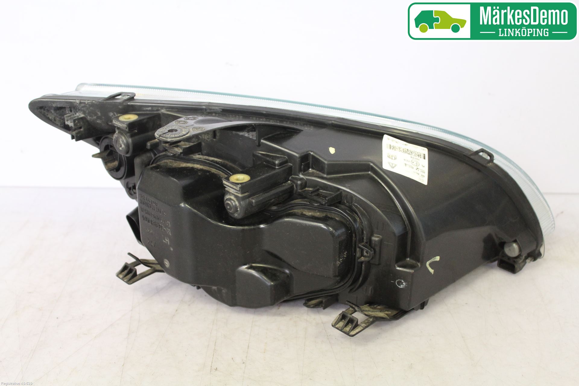 Ford FOCUS     04-07 Strålkastare Vänster