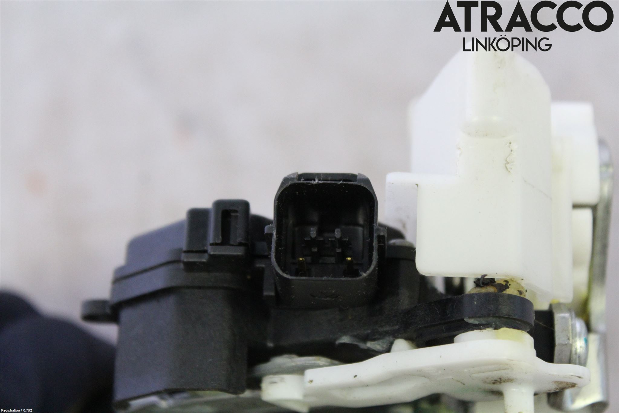 Mitsubishi L200 06-15 Låskista-Dörrlås