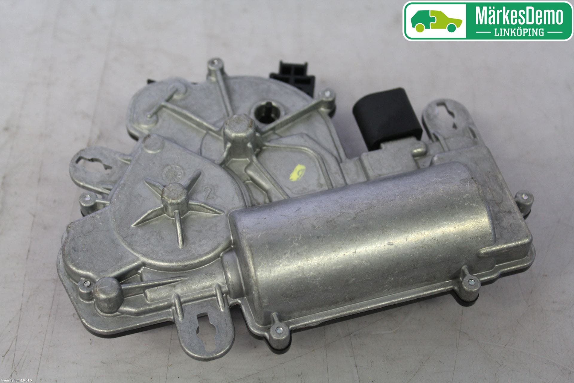 Volkswagen VW PASSAT 15-19 Bakluckeöppnare Automatisk