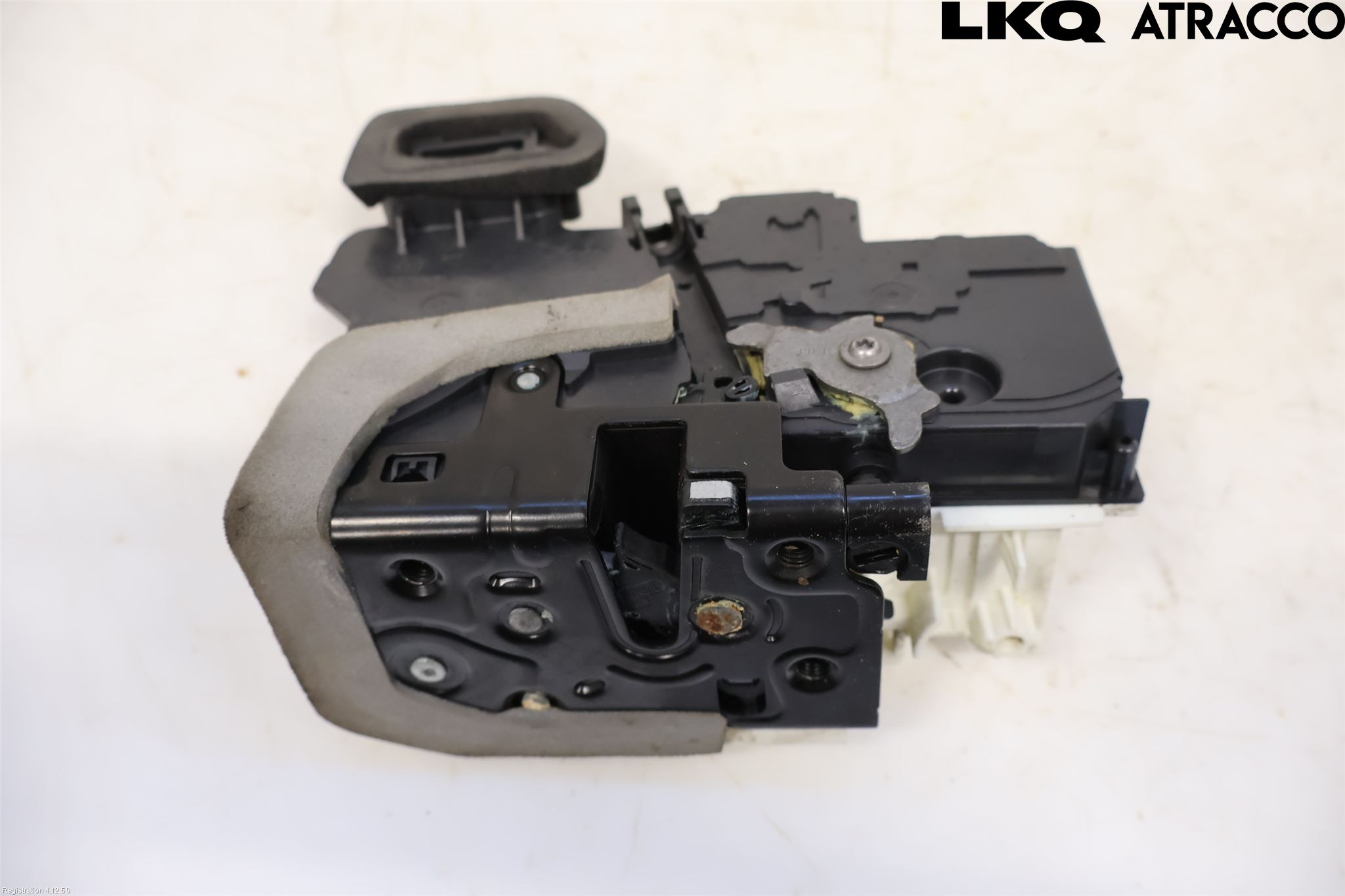 Audi A6 F2/C8 19- Låskista-Dörrlås