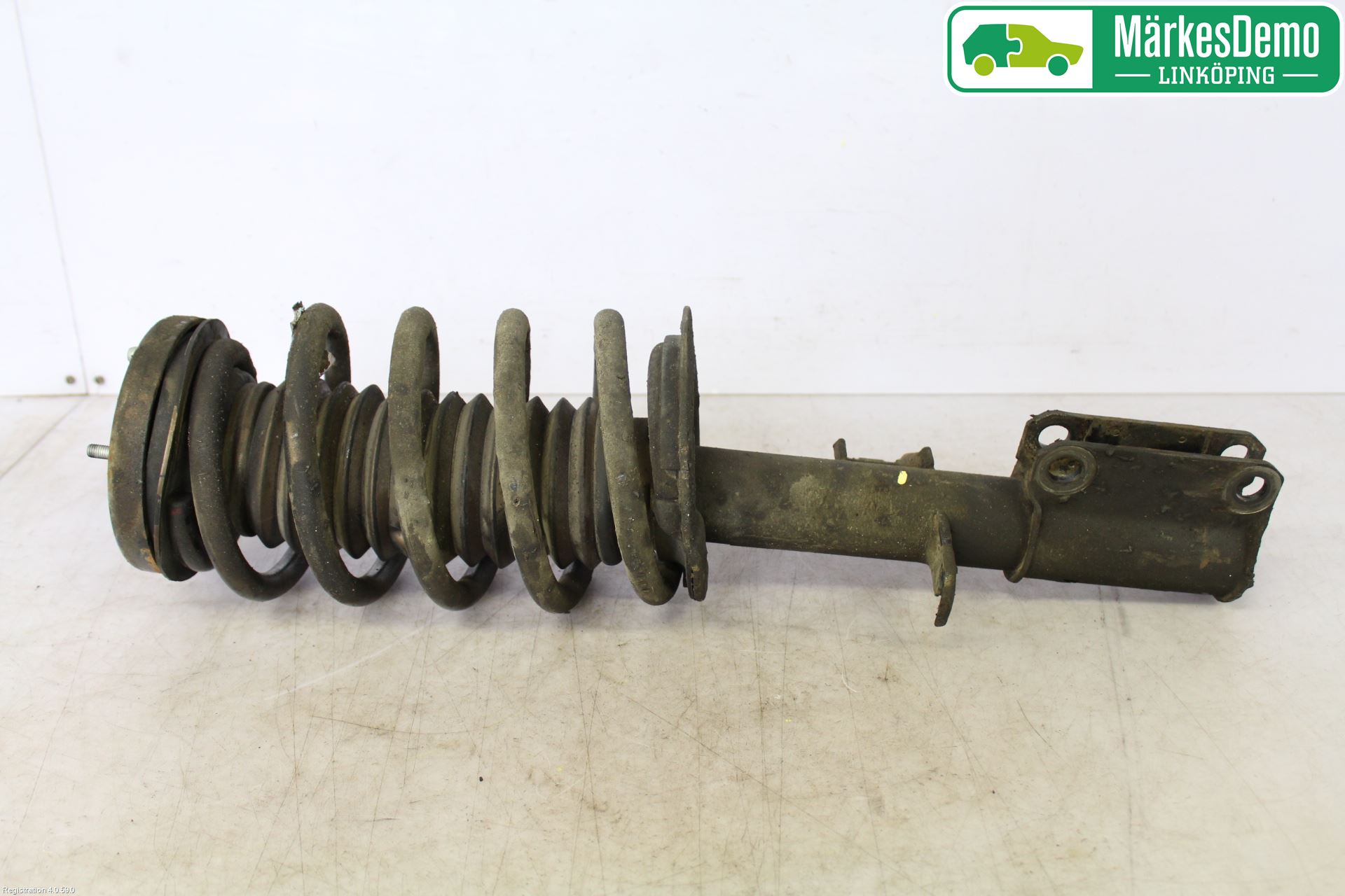 BMW X5 E53     99-06 Fjäderben Fram Höger