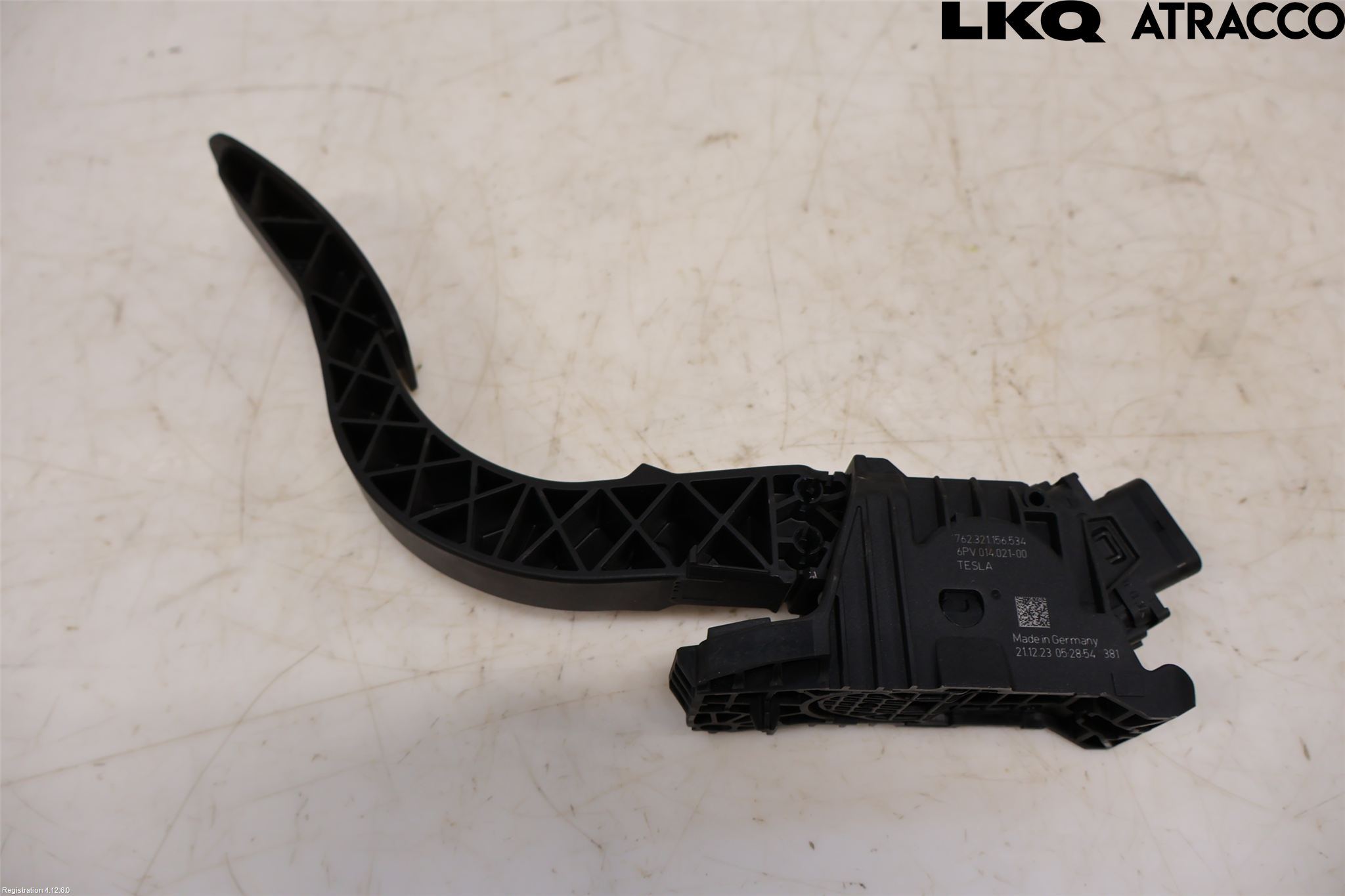 Tesla MODEL Y 21- Gaspedal