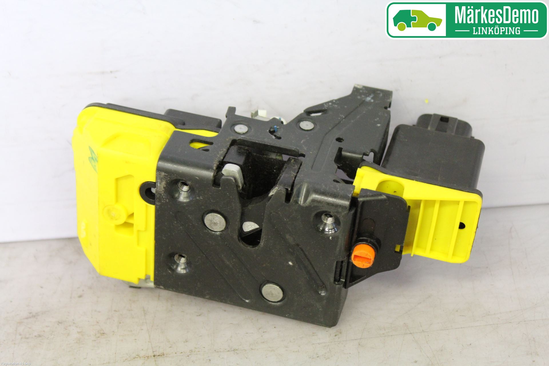 Volvo XC70 05-07 Låskista-Dörrlås