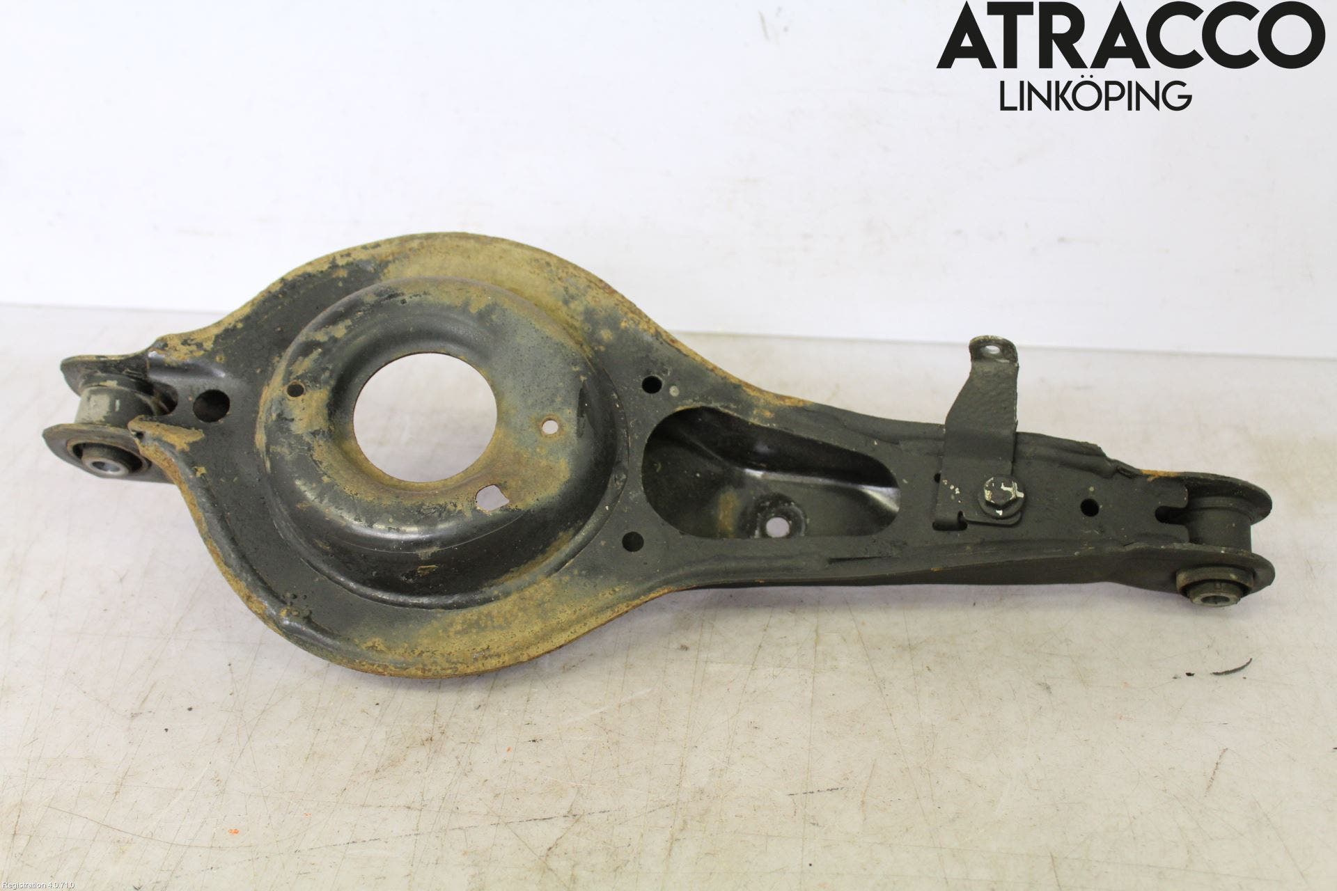 Volvo V40 12-19 Bärarm Bak Höger