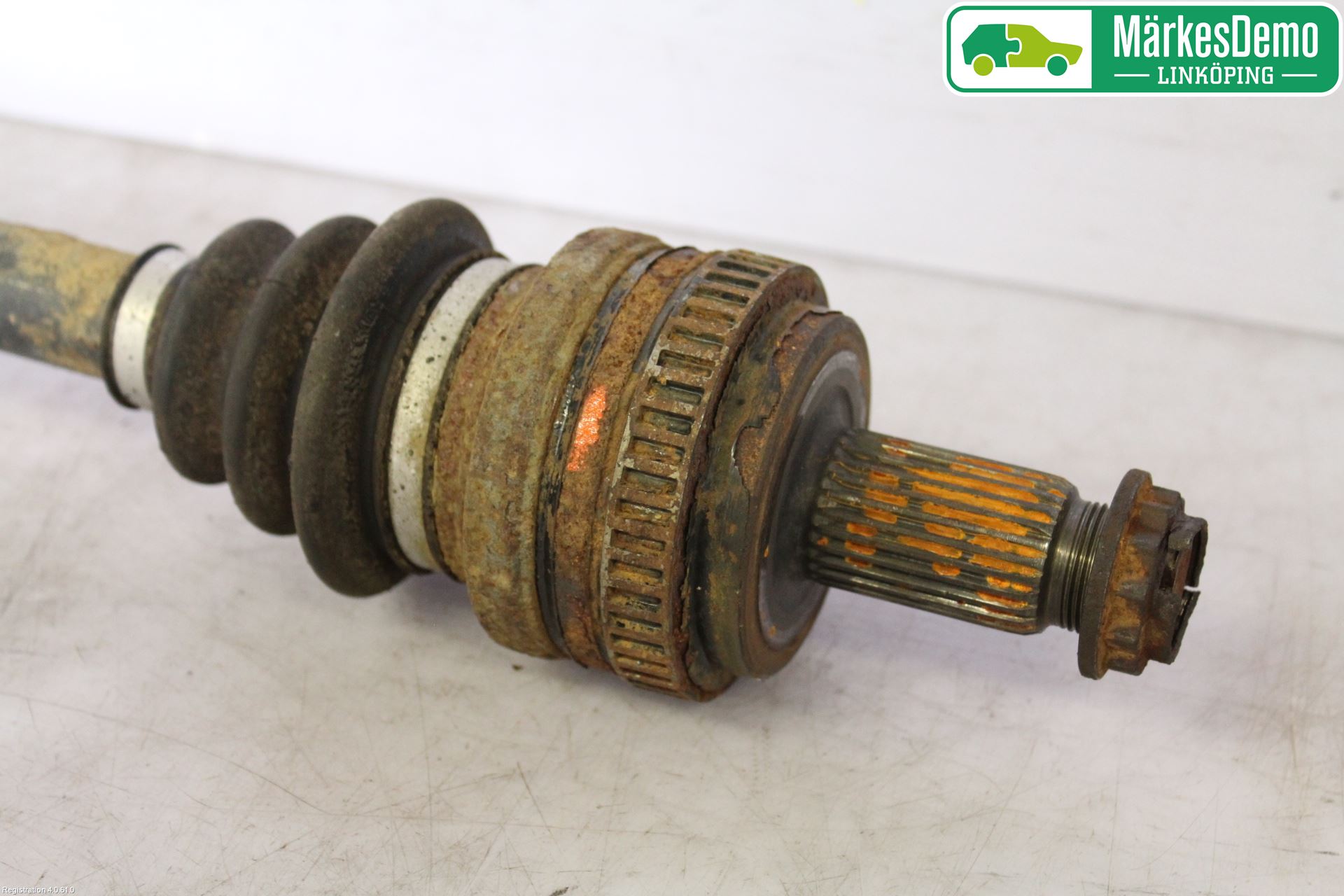 BMW 3 E90/91 SED/TOU 05-12 Drivaxel Bak Höger