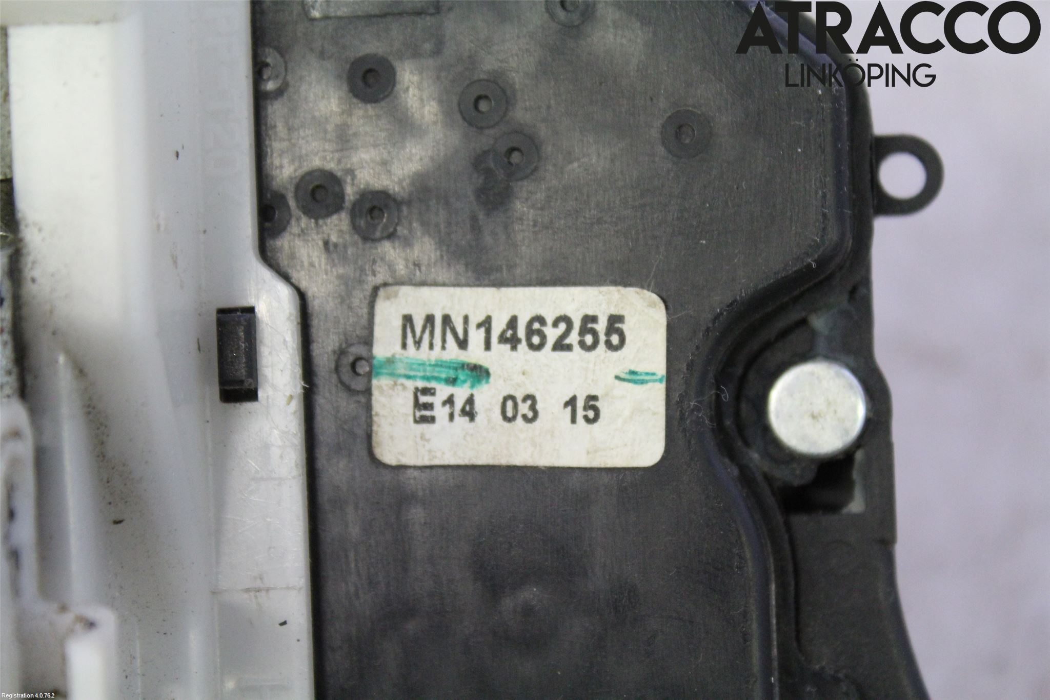 Mitsubishi L200 06-15 Låskista-Dörrlås