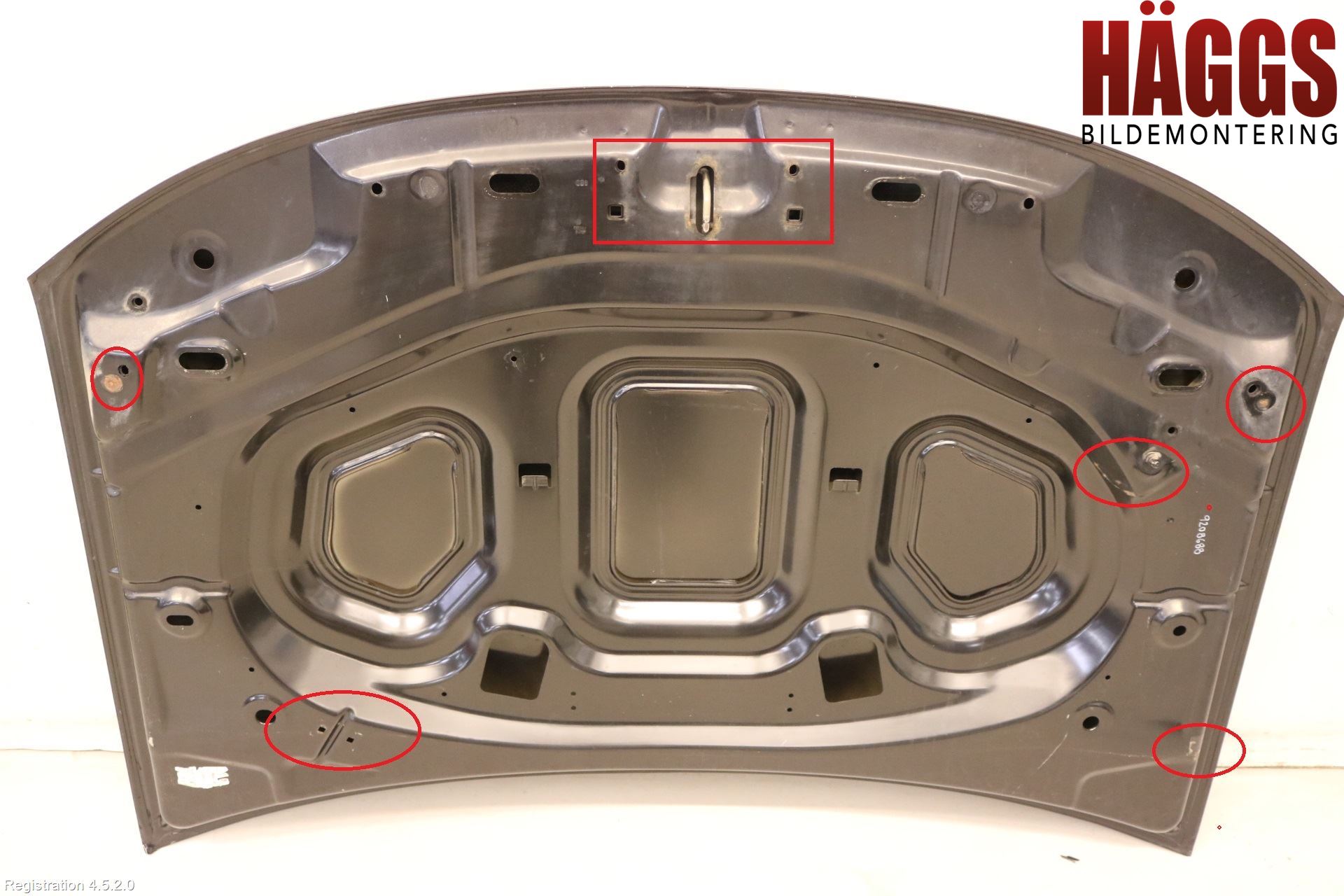 Dacia DUSTER 10-17 Huv Fram