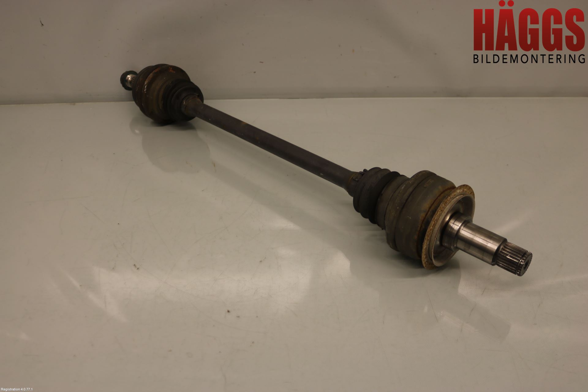 Mercedes-Benz MB C-KLASS (W204) 07-15 Drivaxel Bak Vänster