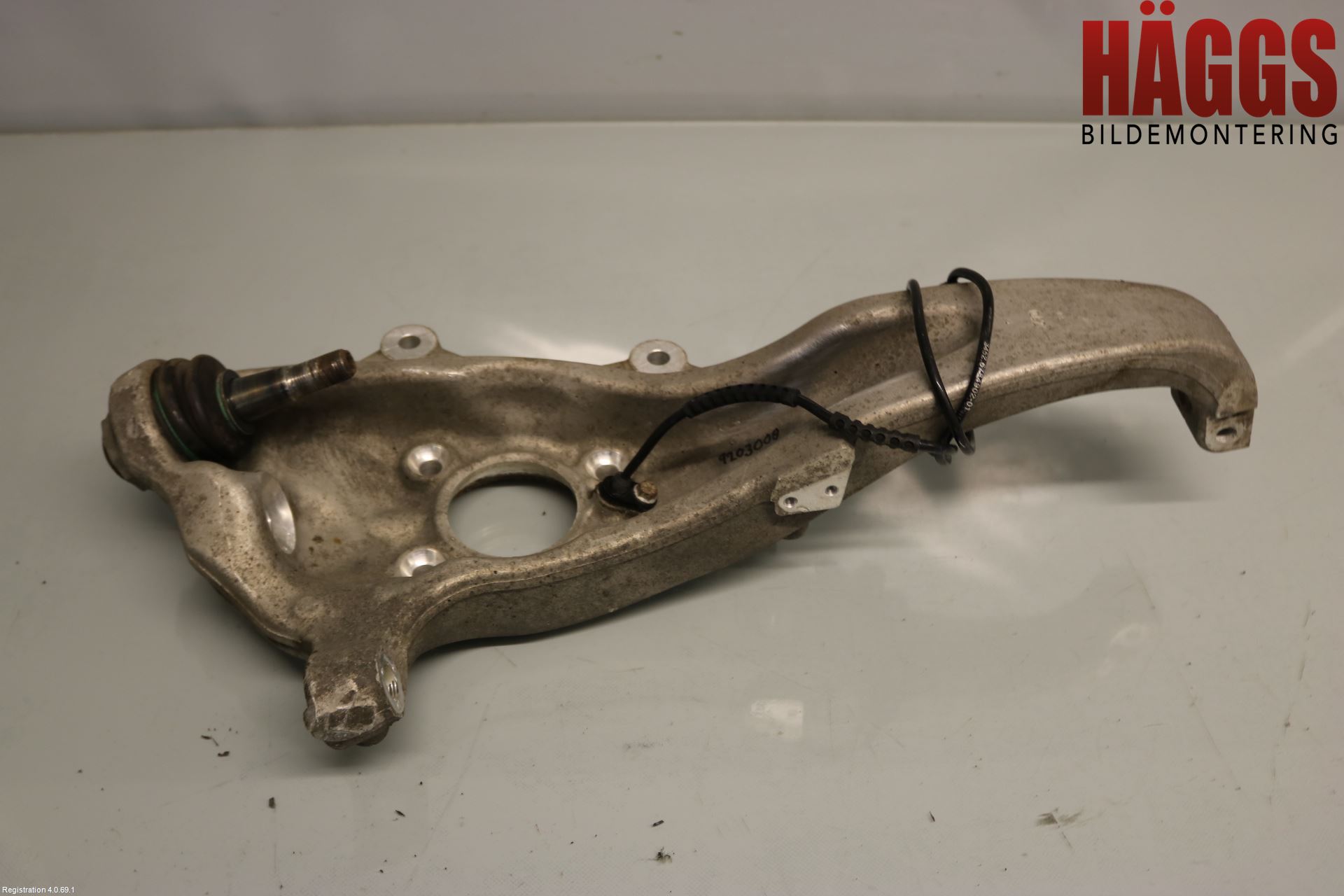 BMW 5 F10/F11/F18 09-17 Styrspindel Lagerhus Vä
