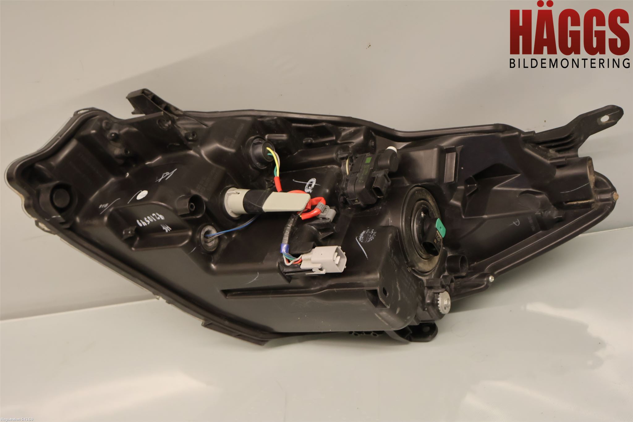 Toyota YARIS XP130 15-20 Strålkastare Höger