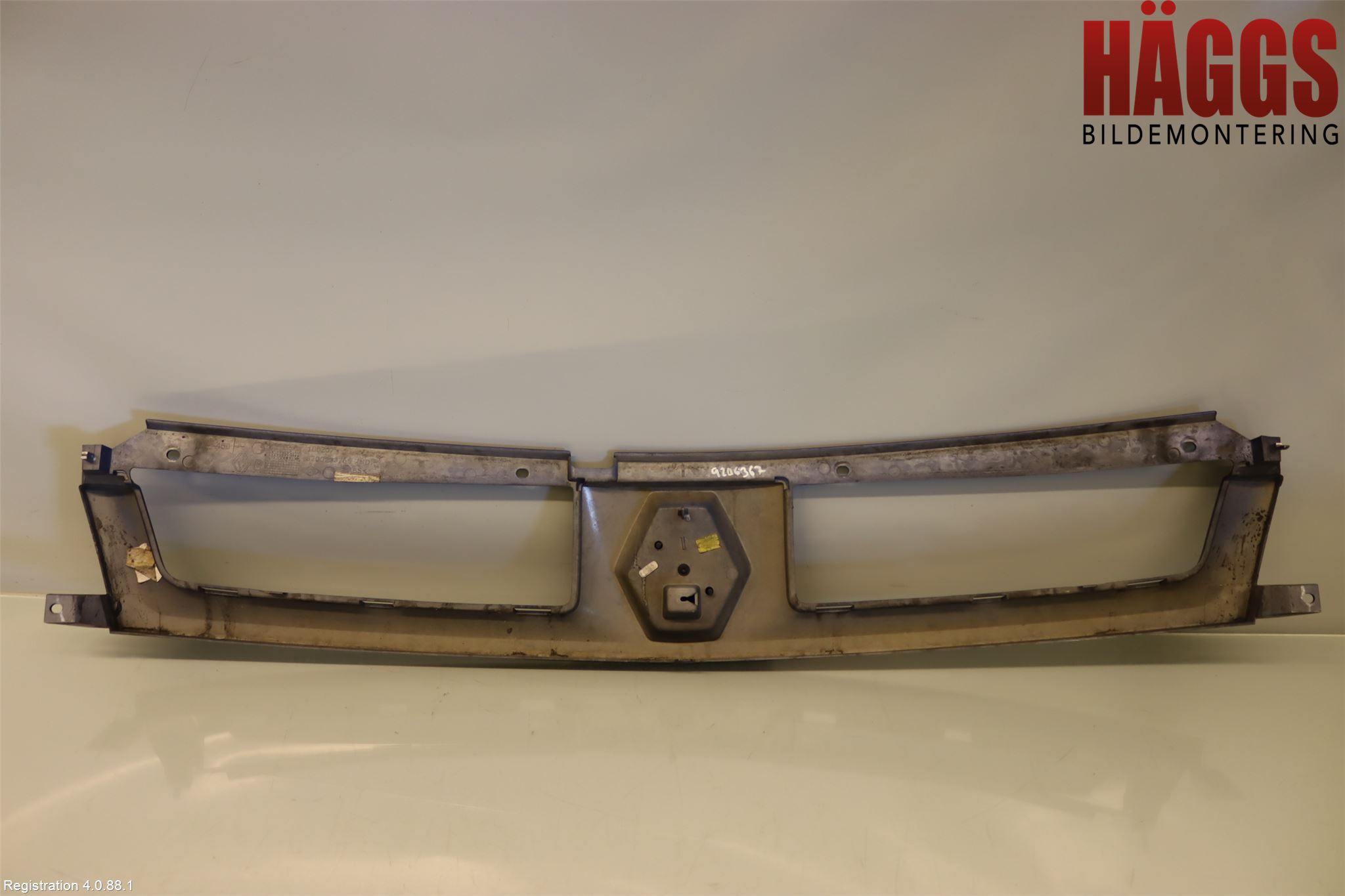 Renault MASTER III  04-10 Grill Komp