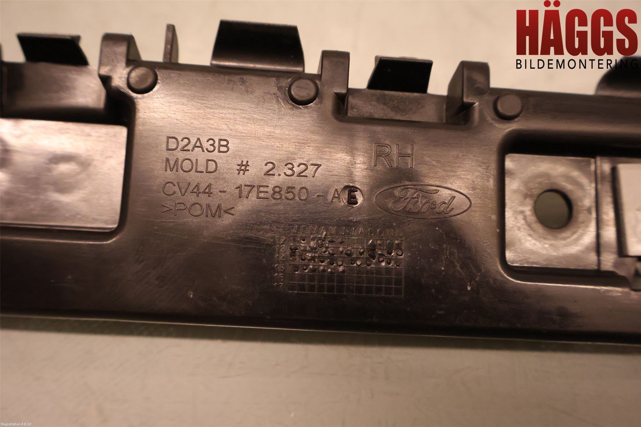 Ford KUGA 13-16 Stötfångarfäste Bak Hö