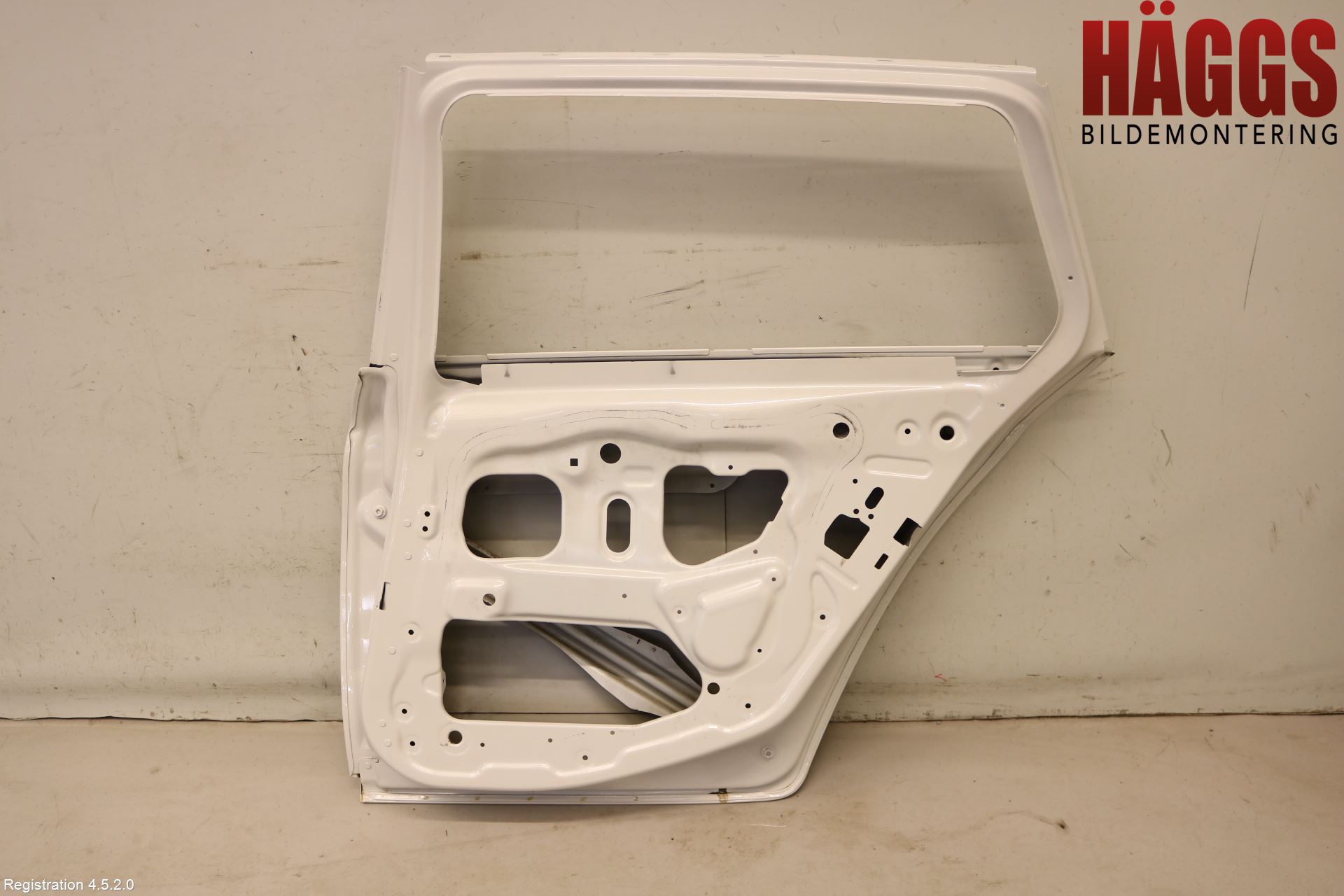 BMW 5 F10/F11/F18 09-17 Dörr Bak Höger
