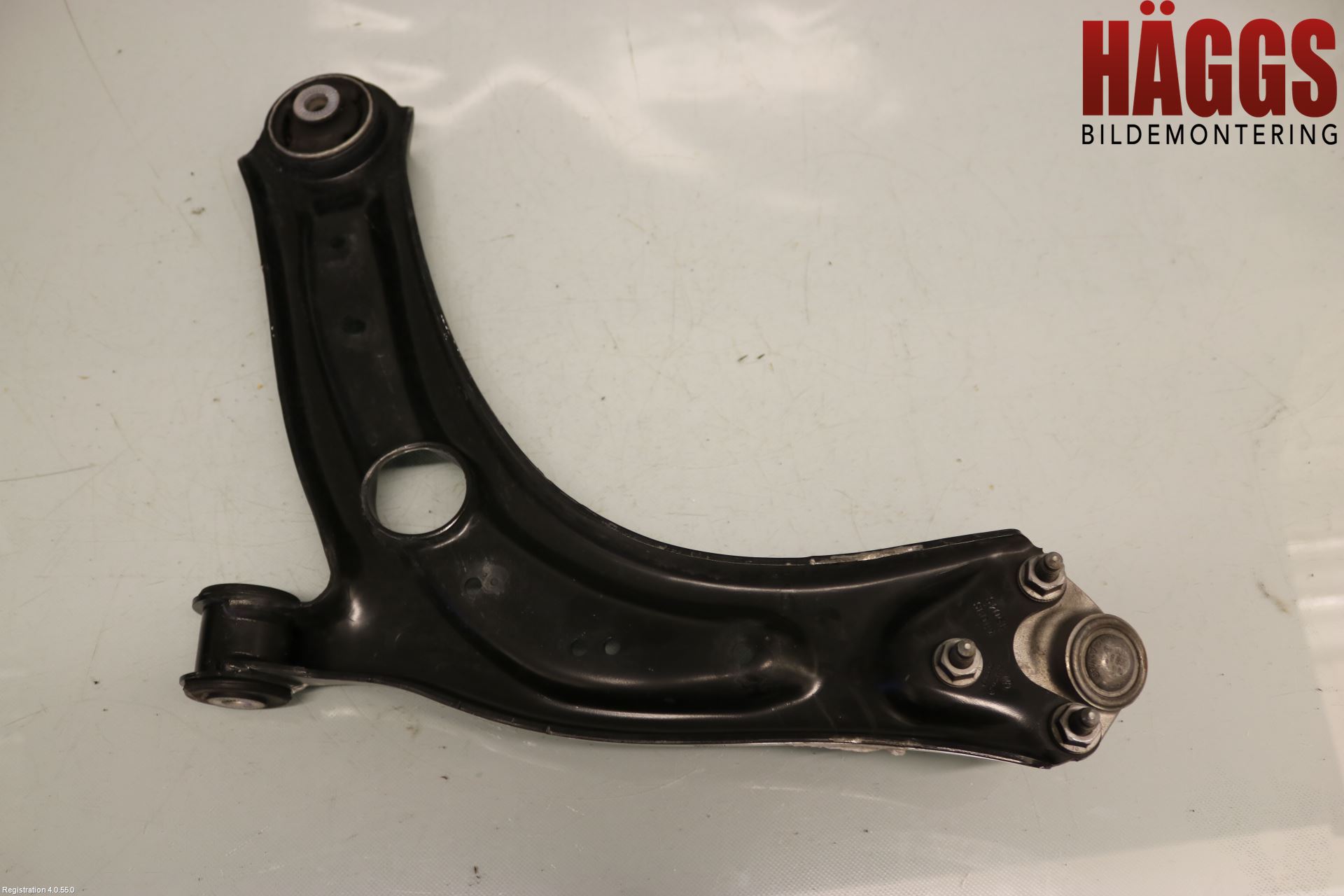 Audi Q3 F3 19- Bärarm Fram Undre Hö